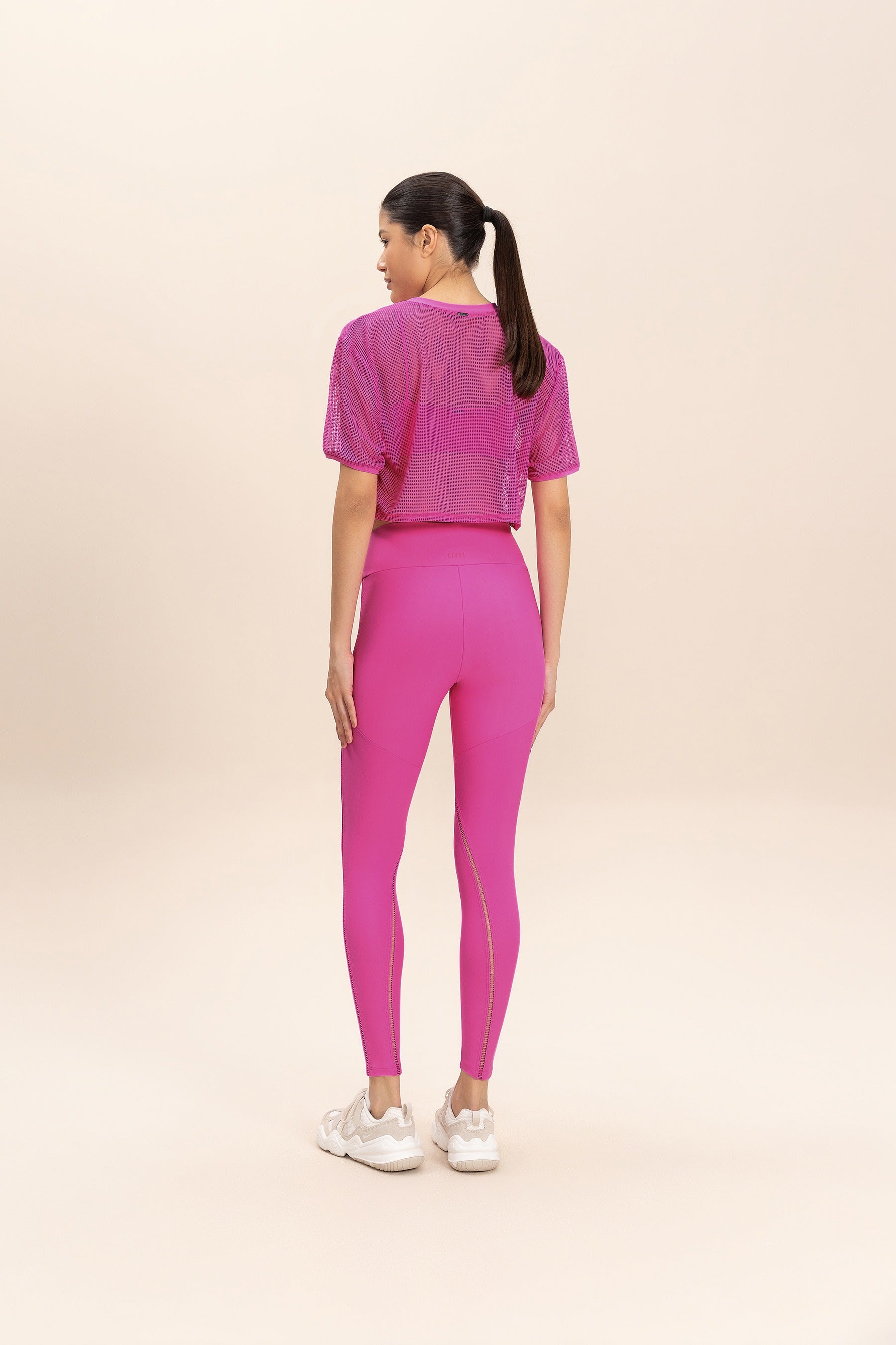 Bio Mesh Crop Top for Women - Breathable Workout Shirt, Yoga & Gym Fitness Apparel - Perfect for Running, Pilates & Activewear