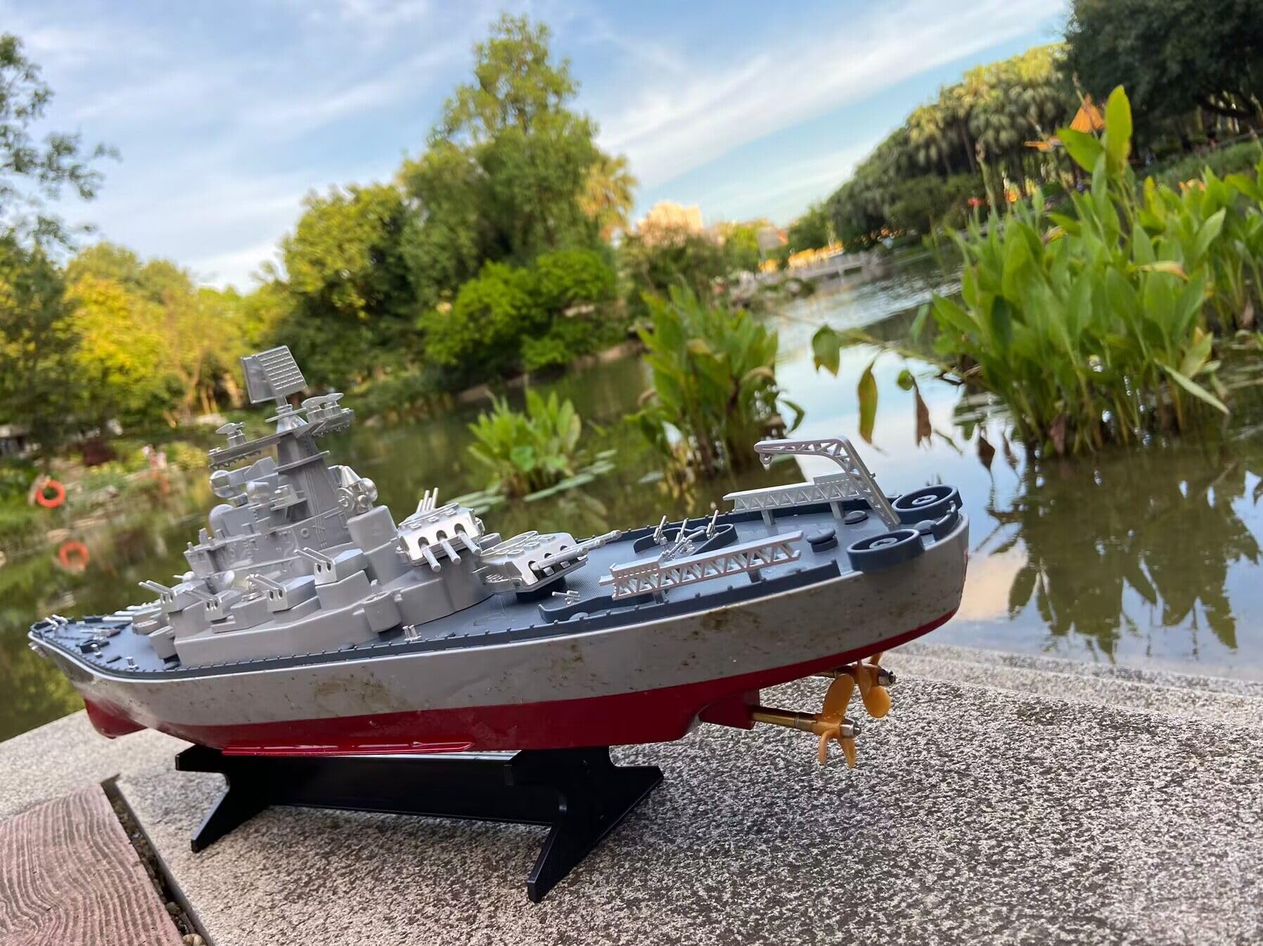 SOWOFA 24-inch Louisiana Class RC Cruiser Warship - Electric Remote Control Boat with Super Long Hull, Military Toy for Kids, Launchable Aircraft Carrier Model - Perfect for Pool Play, Battles, and Collectors
