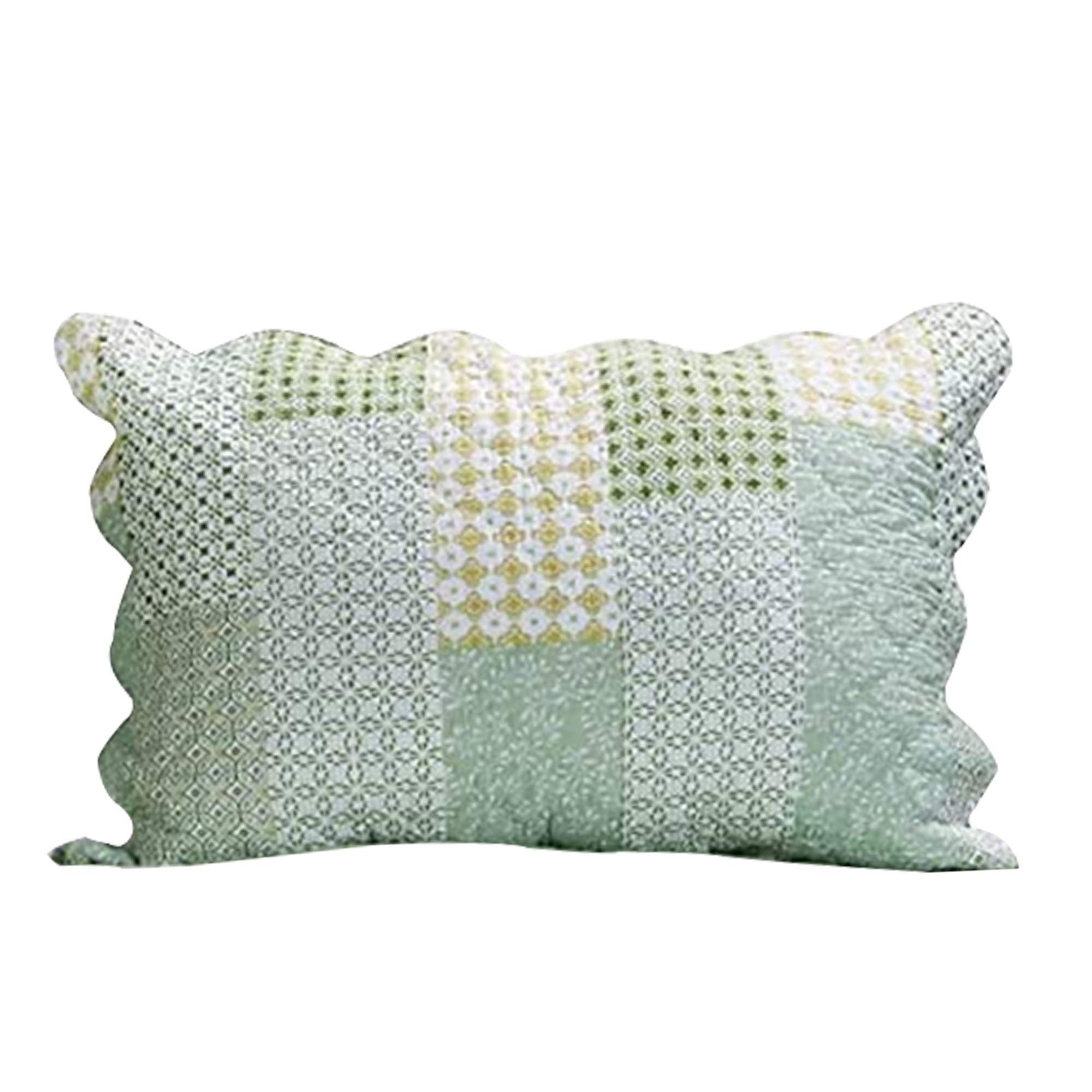 Benjara Reversible Queen Size Quilt Set - Geometric Pattern Green Bedding - Soft Fabric for Master Bedroom, Guest Room & Cozy Home Decor