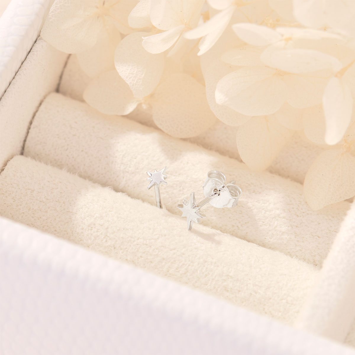 Celestial Star Stud Earrings for Women - Elegant Gold & Silver Constellation Jewelry - Perfect for Parties, Weddings & Everyday Wear