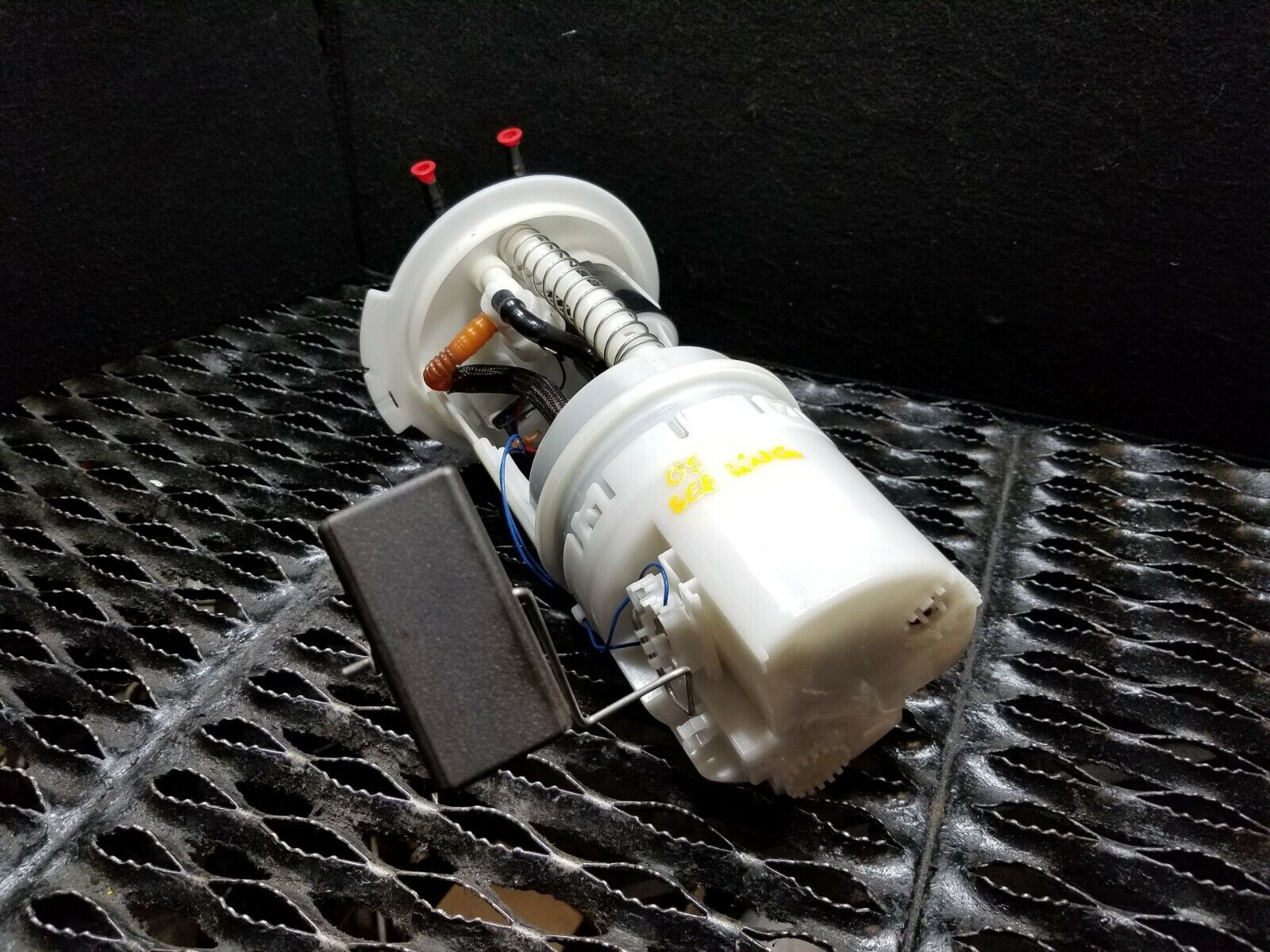 04 05 06 Chrysler Sebring Convertible 2.7L Fuel Pump OEM Replacement Part - High Performance Fuel Pump for Chrysler Sebring Convertible Models, Perfect for Engine Maintenance & Repair
