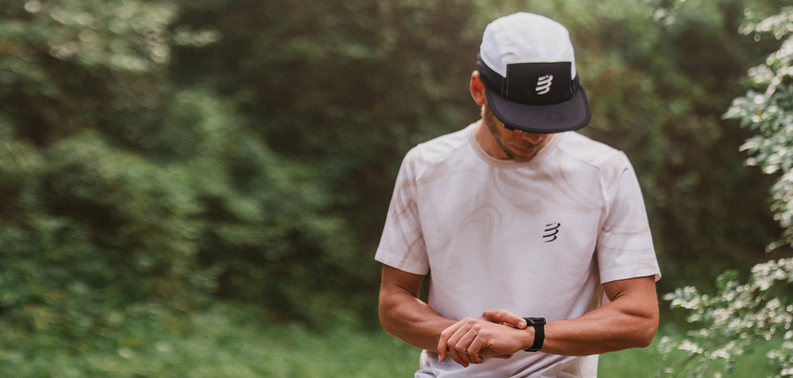 Compressport Unisex 5-Panel Lightweight Running Cap - White & Black for Men & Women - Perfect for Jogging, Hiking & Outdoor Sports