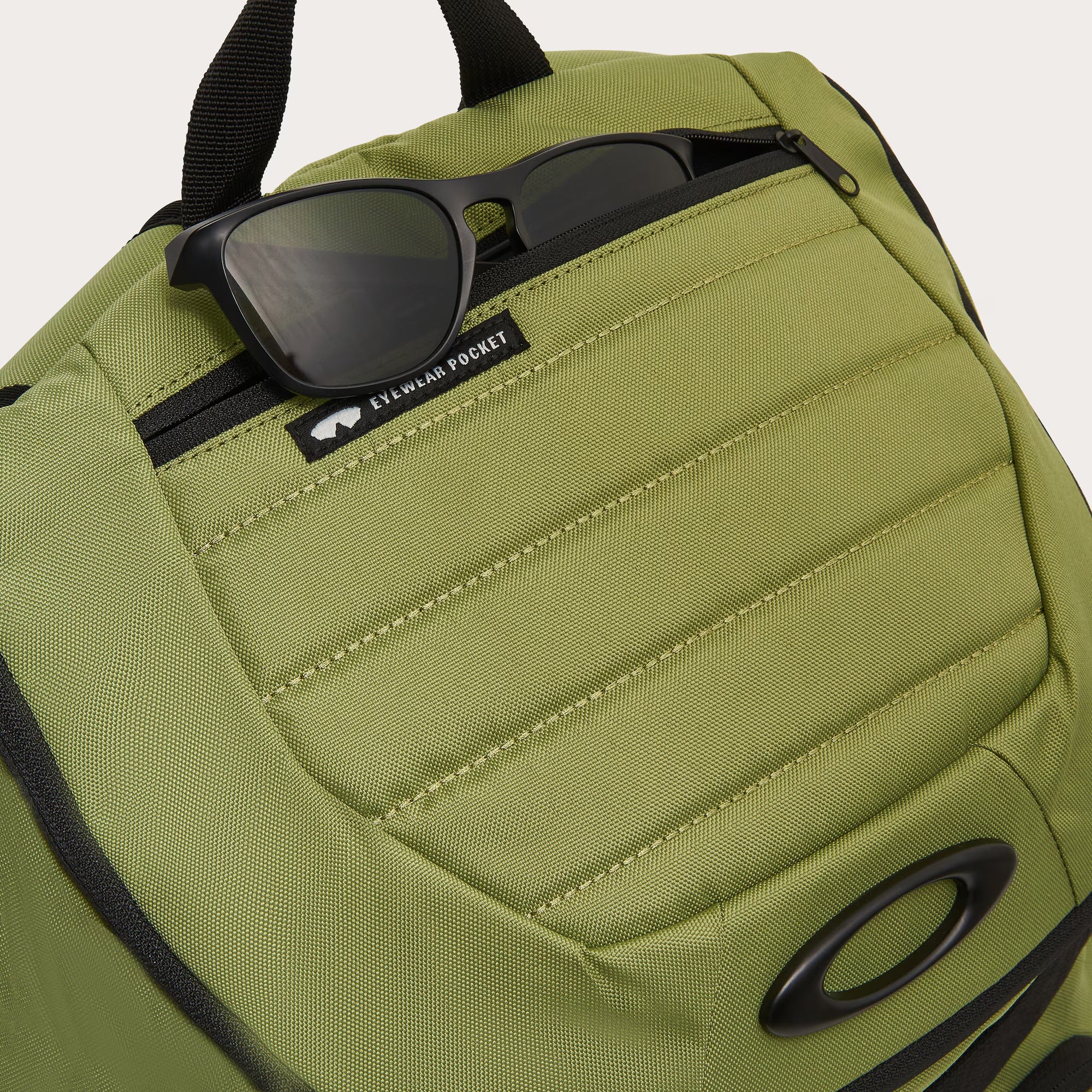 Oakley Enduro 3.0 Big Backpack - Large Hiking Backpack for Outdoor Adventures, Travel & Gym - Durable & Water-Resistant (Fern Green) - Perfect for Camping, Hiking & Sports Gear Storage