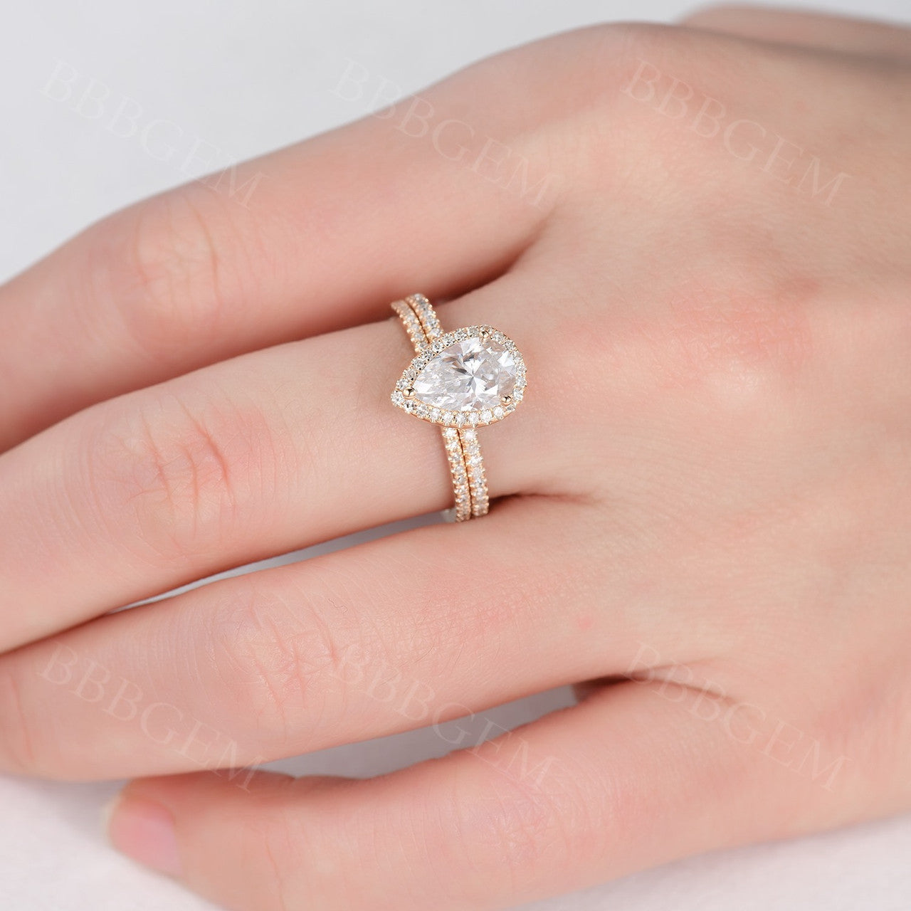 1.5 Carat Pear Shaped Moissanite Engagement Ring Set with Diamond Matching Band in 14k Rose Gold - Halo Stacking Thin Wedding Ring for Women, Perfect for Proposals, Anniversaries & Special Occasions