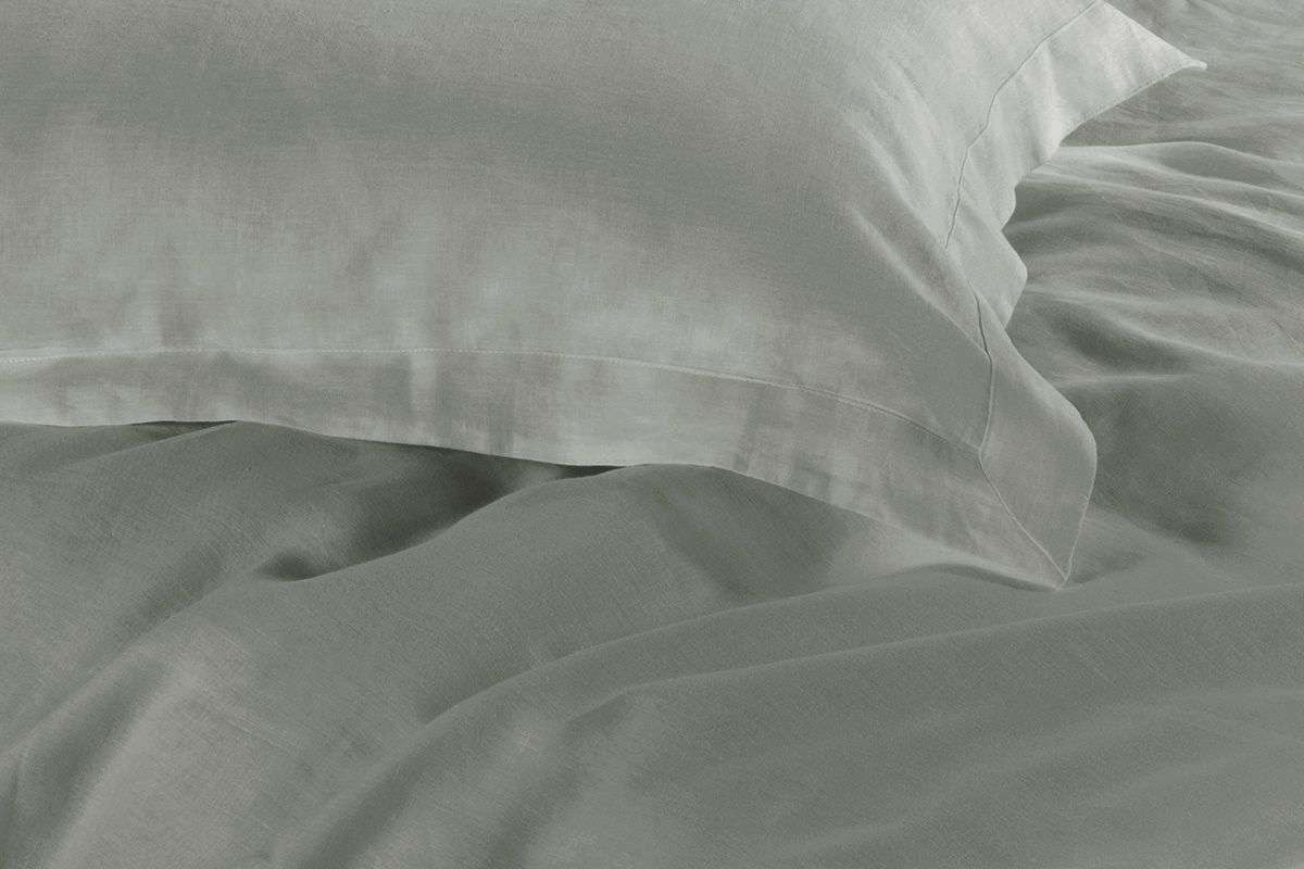 1000 Thread Count Queen Size Grey Duvet Cover Set - Ultra Soft Luxury Bedding for Hotel Style Comfort in Master Bedroom & Guest Room