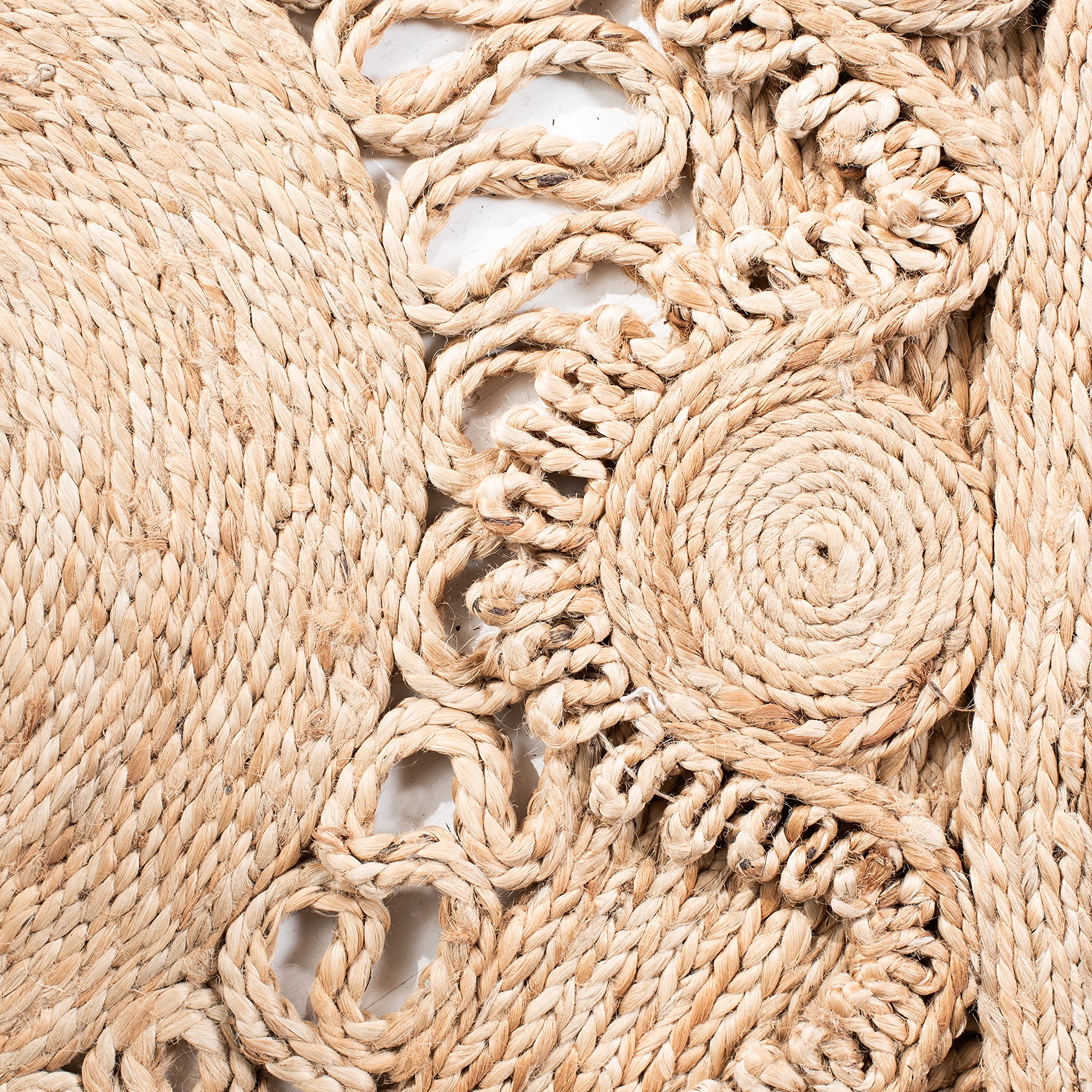 SAFAVIEH Natural Fiber Collection 5' Round Handmade Jute Area Rug - Boho Farmhouse Style, Durable for High Traffic Living Room & Bedroom (NF170A) | Perfect for Cozy Home Decor, Boho Chic Spaces & Rustic Interior Design
