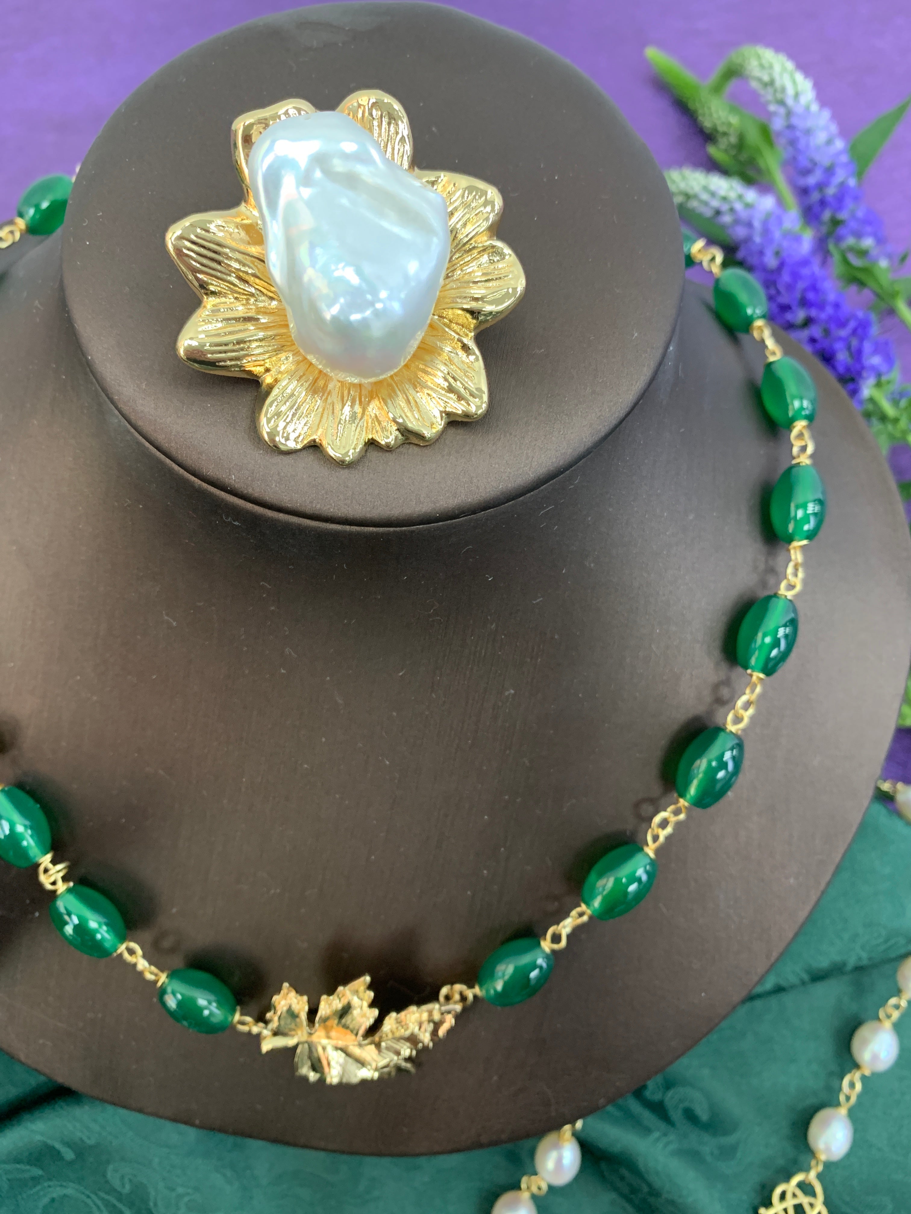Green Agate Maple Leaf Pendant Necklace - Natural Stone Jewelry for Women, Nature-Inspired Gift for Her - Perfect for Outdoor Adventures, Boho Fashion & Special Occasions