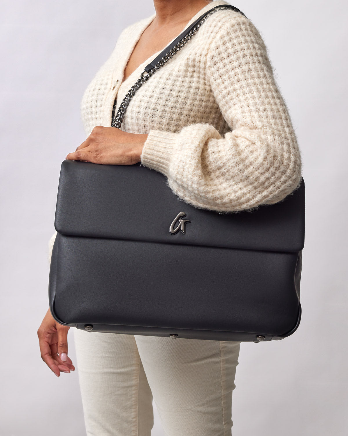 XL Standard Flap Bag in Black - Stylish & Spacious Crossbody Bag for Women, Perfect for Travel, Work & Everyday Use