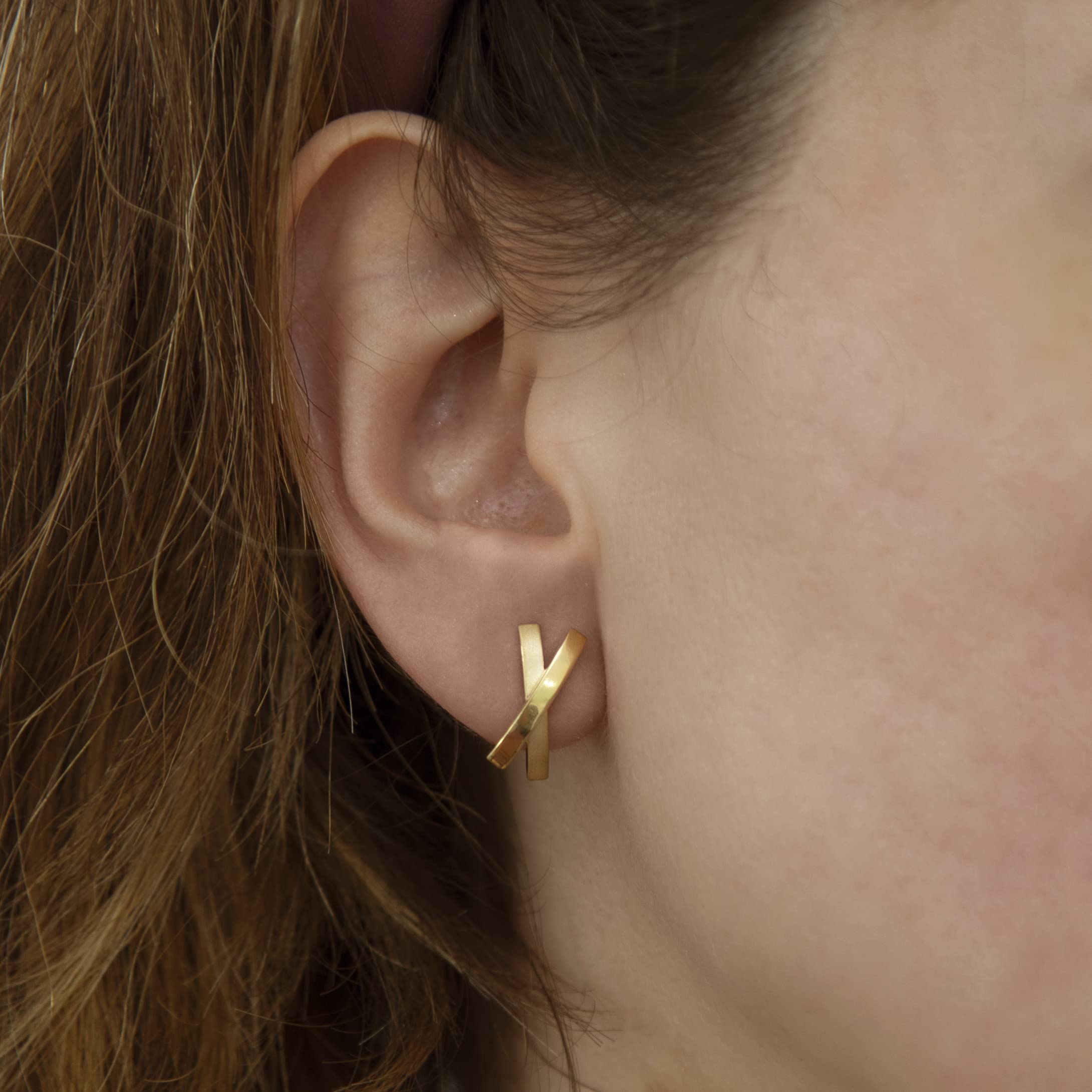 Carissima Gold 9ct Yellow Gold Satin & Polished Crossover Earrings for Women | Elegant Everyday Jewelry, Perfect for Parties, Weddings & Special Occasions