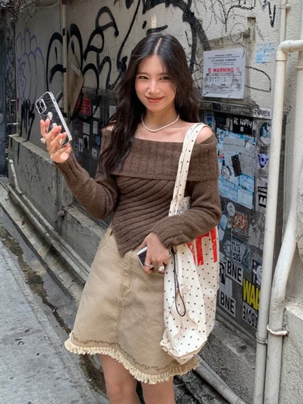 Elegant One Shoulder Knitted Sweater for Women - Trendy Off-Shoulder Pullover for Casual Outings & Date Nights