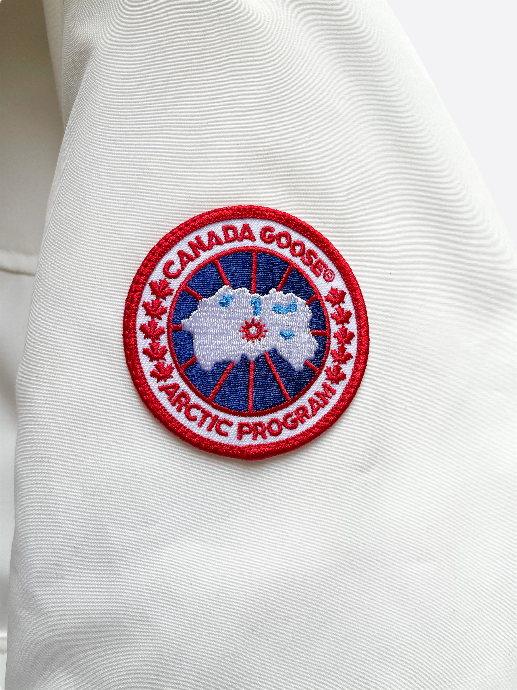 Canada Goose White Langford Men's Winter Jacket - Waterproof Down Parka for Extreme Cold Weather - Perfect for Skiing, Hiking & Outdoor Adventures