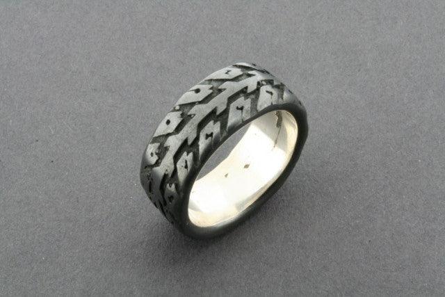 Durable Off-Road Ring for Men - Heavy Duty 4x4 Adventure Gear - Perfect for Jeep, Truck & ATV Enthusiasts | Outdoor Camping & Off-Roading Accessories