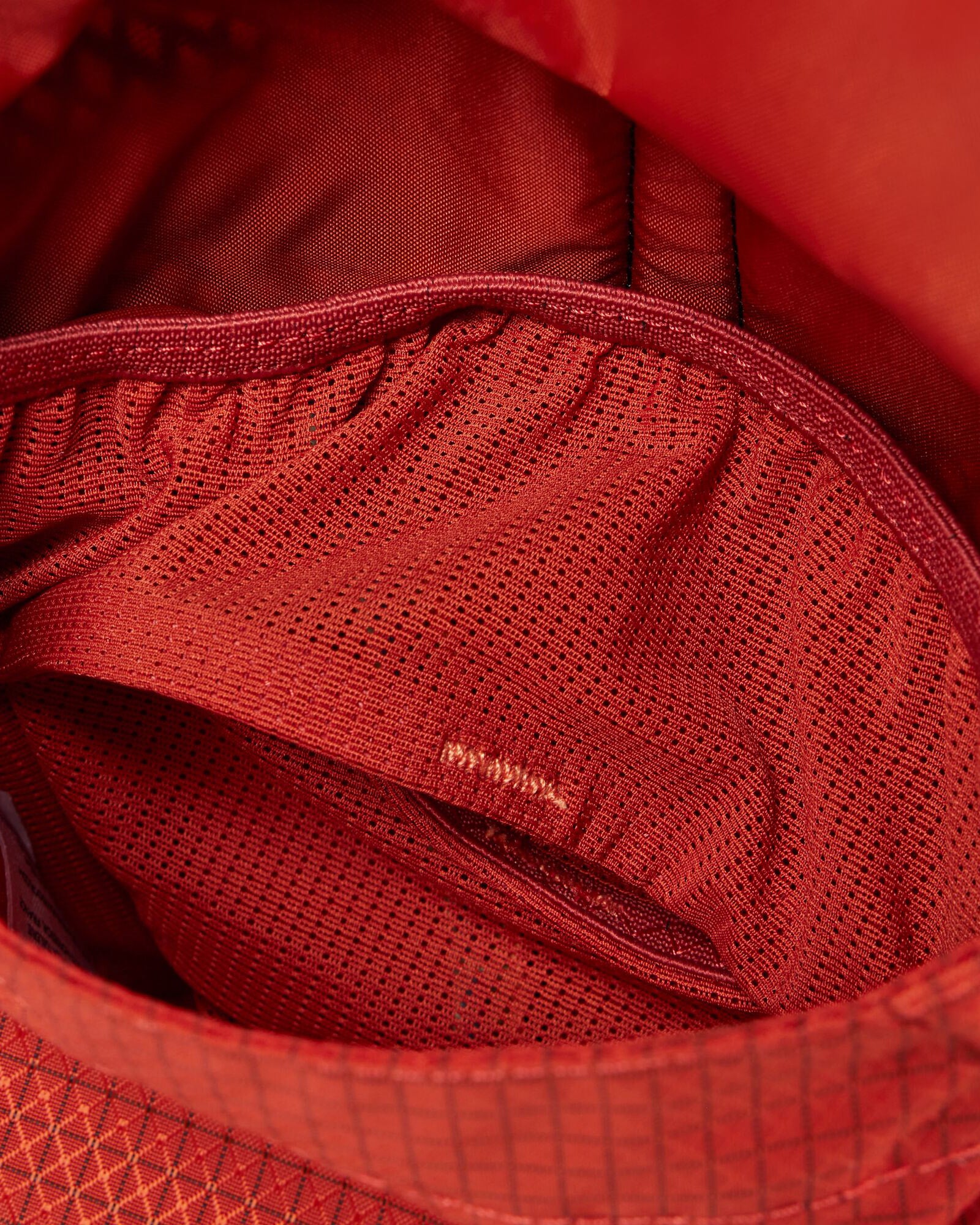 Veos 5L Trail Running Hydration Pack - Lightweight & Durable for Hiking, Jogging & Outdoor Adventures - Red Earth Color