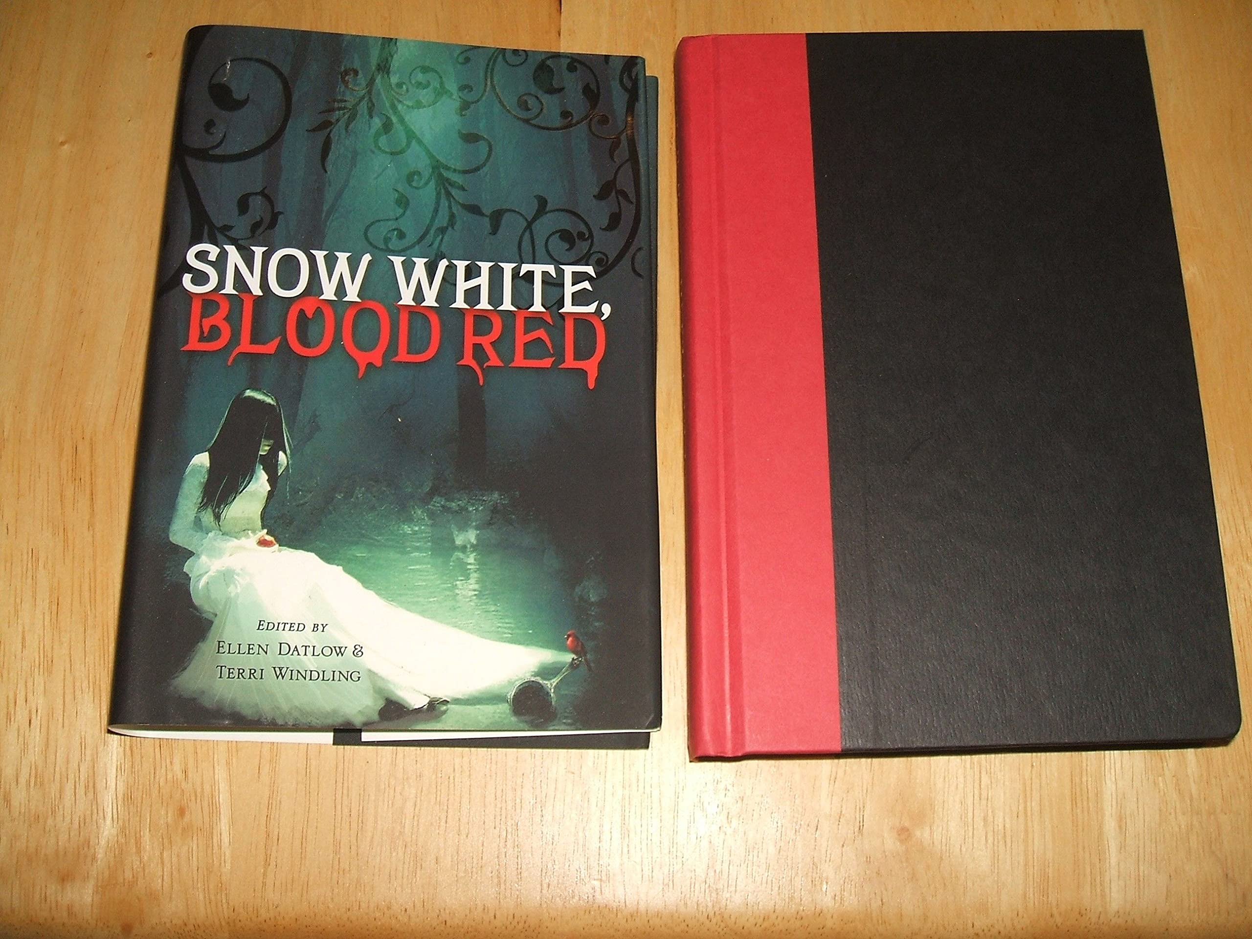 Snow White Blood Red - Classic Fairy Tale Book for Kids & Adults - Perfect for Bedtime Stories, Gifts, and Book Collections