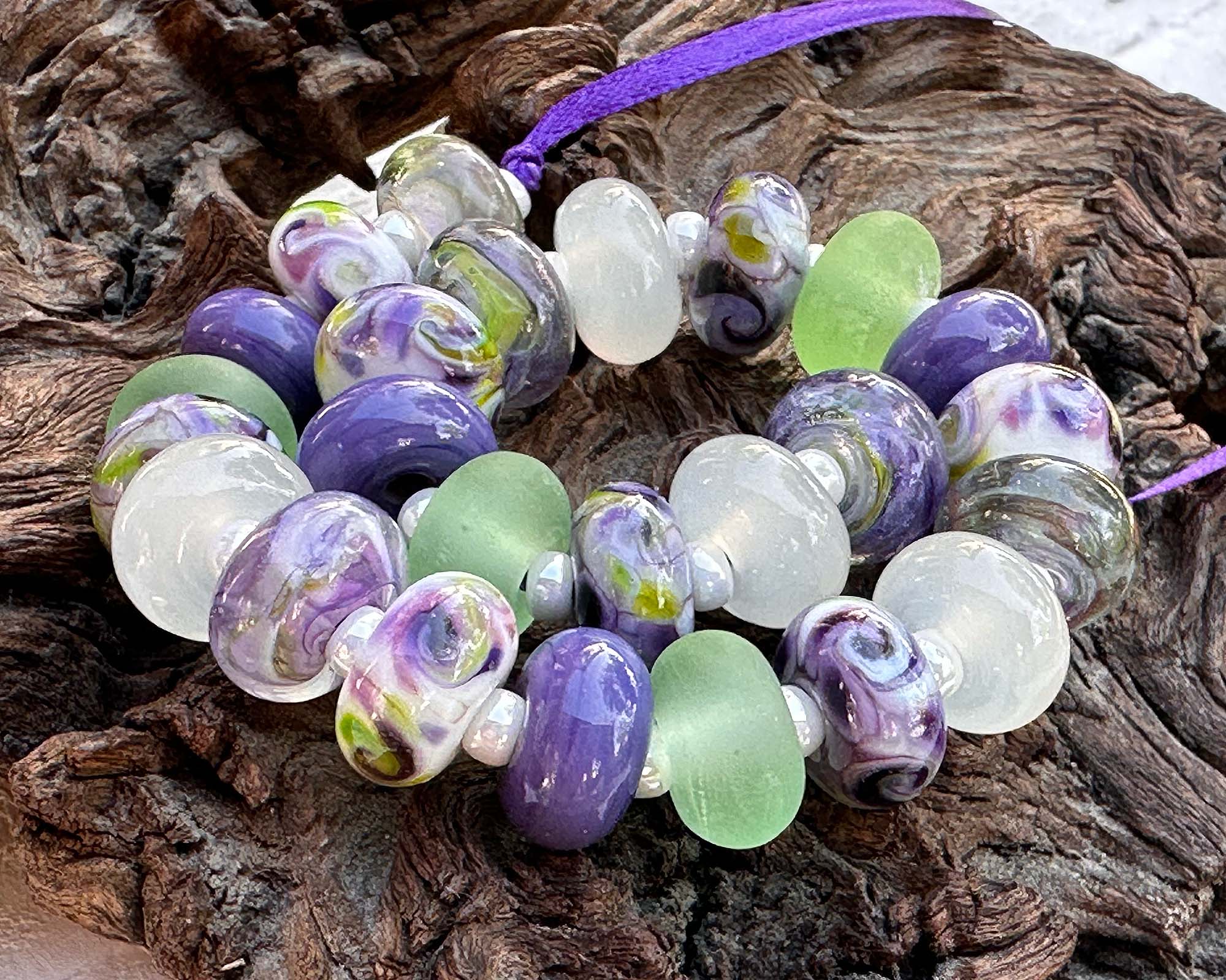 25pcs Purple Wisteria Lampwork Glass Beads for Jewelry Making, DIY Crafts - Perfect for Necklaces, Bracelets, and Home Decor