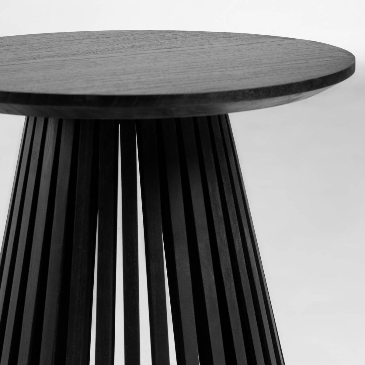 Round Side Table - Modern Accent Table for Living Room, Bedroom, or Office - Sturdy Wood End Table with Versatile Home Decor Use