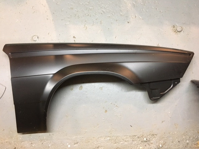 Alfa Romeo Milano Right Front Fender Replacement Part - Perfect Fit for Car Body Repair & Restoration | Compatible with Alfa Romeo Milano Models | Durable Auto Body Panel for DIY Mechanics & Professional Use