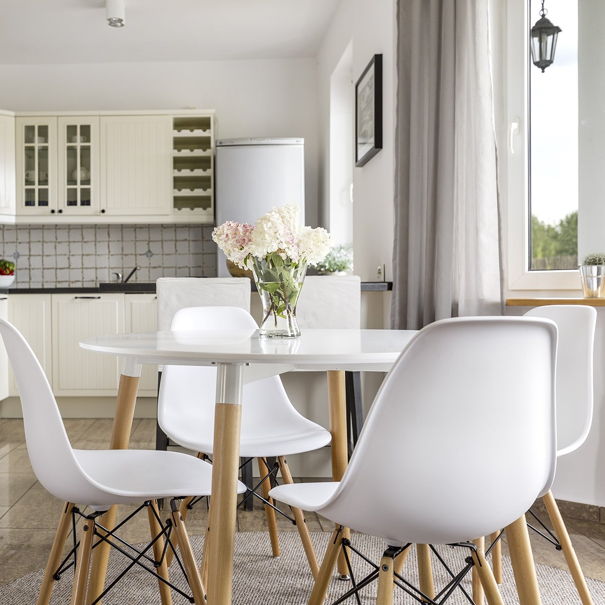 Giantex 4-Piece White Dining Chairs Set - Mid Century Modern Pre-Assembled Kitchen Chairs with Wooden Legs, Armless Plastic Side Chairs for Dining Room, Kitchen, Living Room | Perfect for Small Spaces, Breakfast Nooks & Contemporary Home Decor