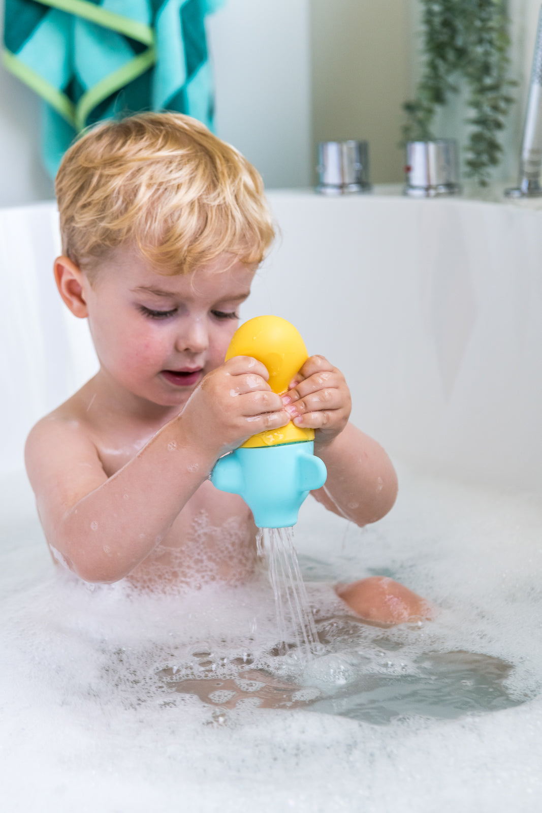 Squeezi Silicone Submarine Bath Toy for Kids - Fun & Safe Bathtime Play - Perfect for Toddlers & Infants - Waterproof & Durable Design for Pool, Beach & Bath Time Fun