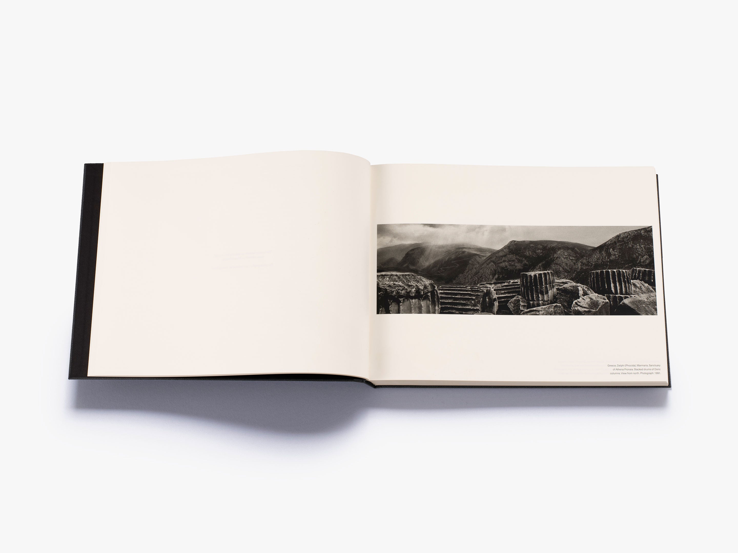 Josef Koudelka: Ruins Photography Book - Iconic Landscape & Architecture Photos - Perfect for Art Collectors, Photography Enthusiasts & Home Decor