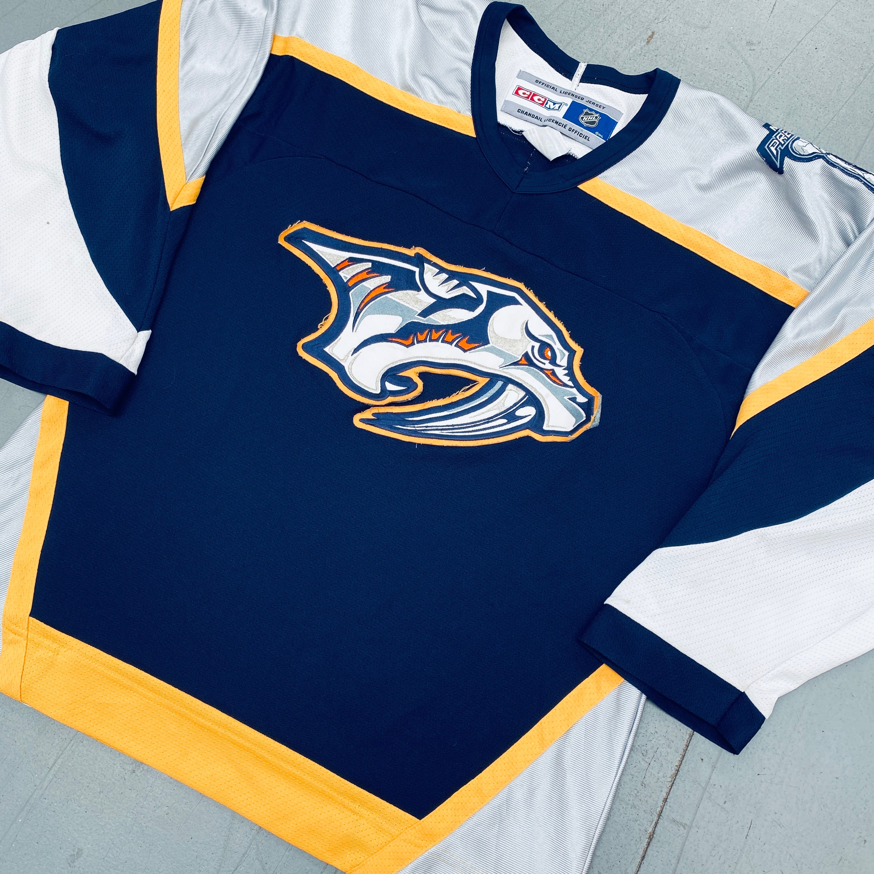 2001 CCM Nashville Predators Hockey Jersey (Size M) – Authentic NHL Replica for Fans & Collectors – Perfect for Games, Events & Memorabilia Display