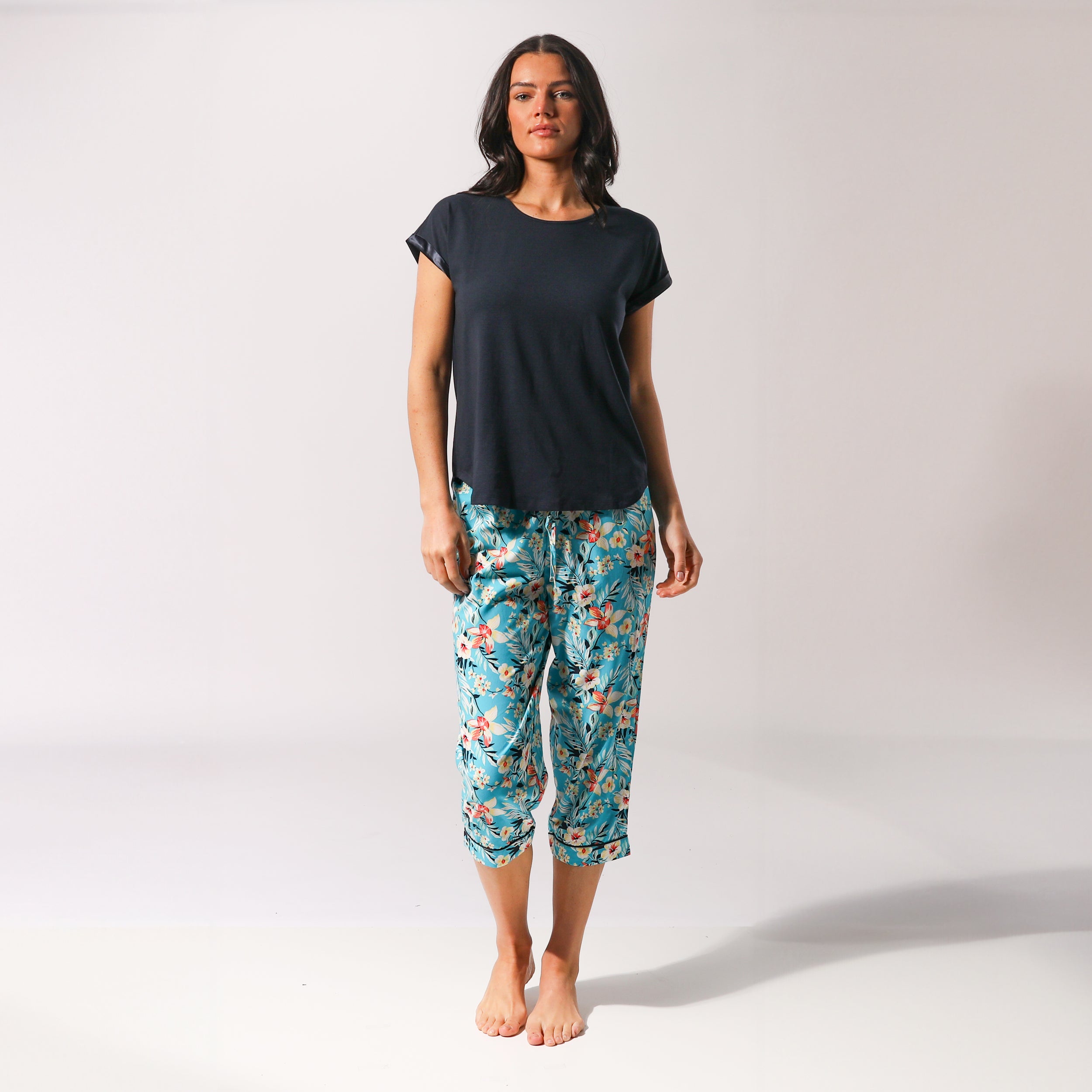 Women's Twilight Floral Woven Pajama Set with Knit Tee - Soft Blue Sleepwear for Cozy Nights & Relaxing at Home