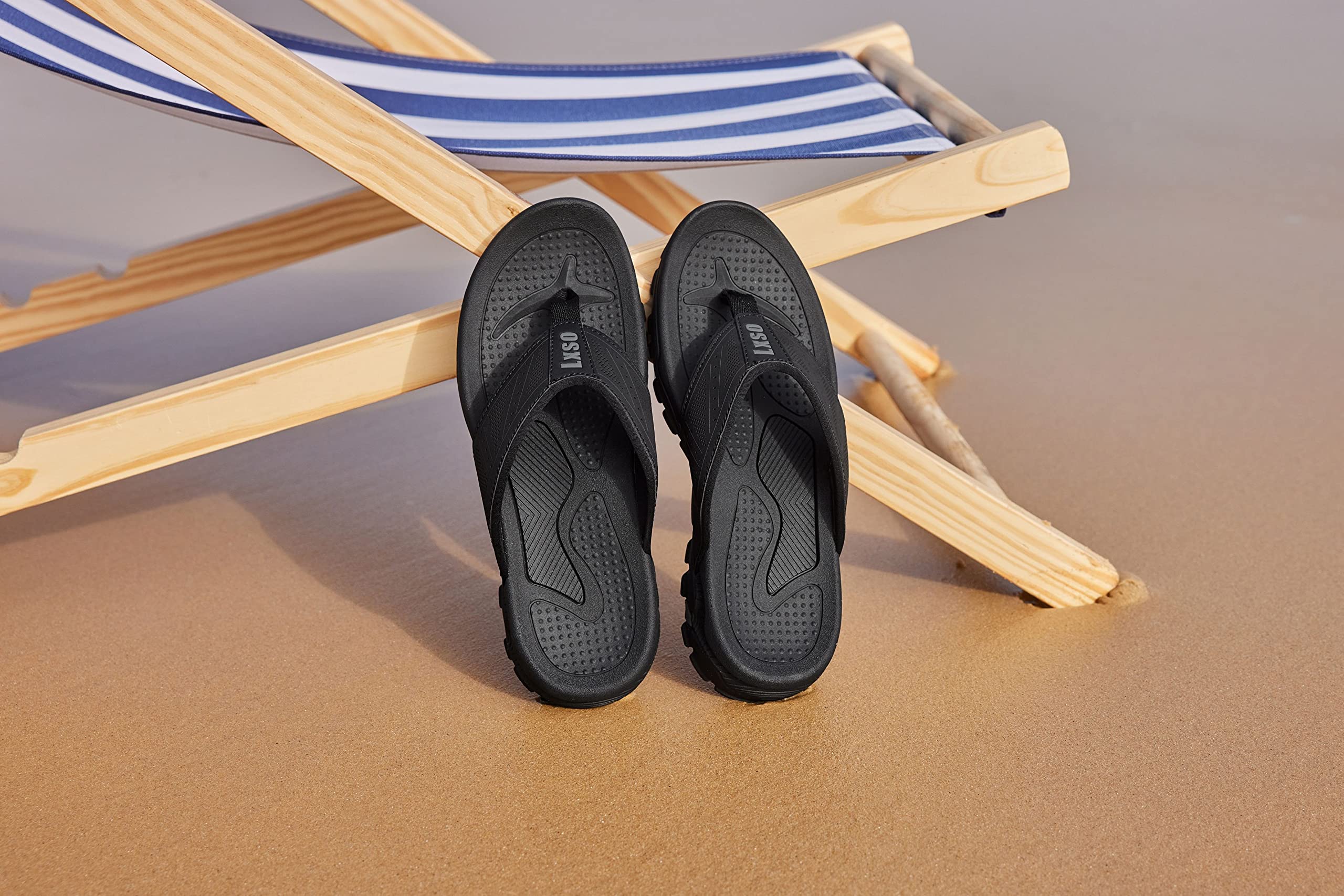 **Men's Comfortable Flip Flops with Arch Support - Water Resistant Beach Sandals & Shower Shoes for Pool, Travel, and Relaxation**