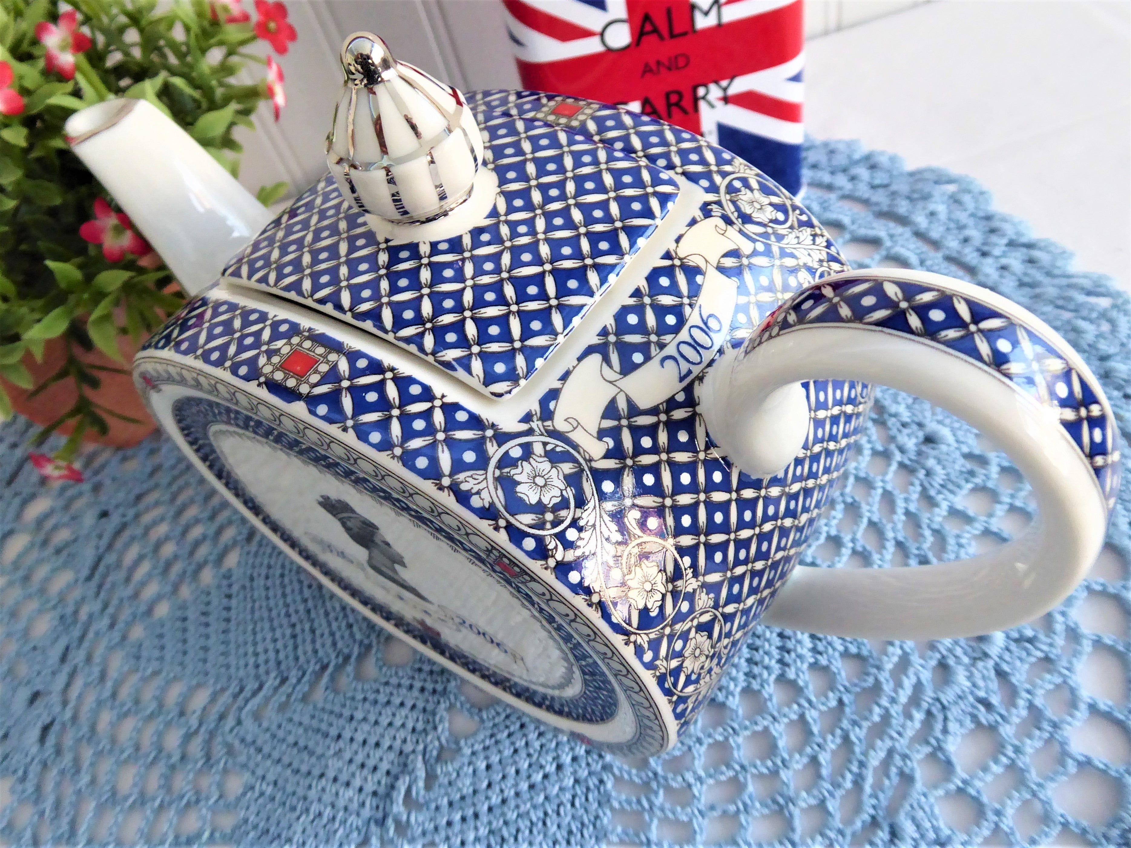 Sadler Teapot Queen Elizabeth 80th Birthday Commemorative 2006 Limited Edition - Blue, White & Platinum Gift Box - Perfect for Royal Collectors & Tea Lovers