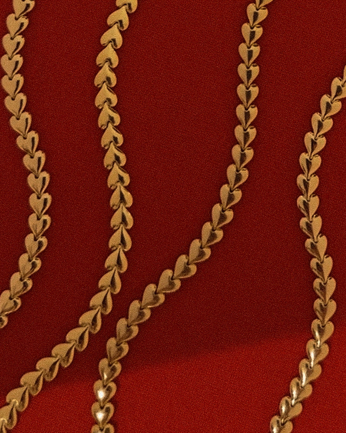 Herringheart Chain Necklace for Women - Dainty Gold Plated Layering Necklace, Minimalist Jewelry Gift for Her - Perfect for Everyday Wear, Date Nights & Special Occasions