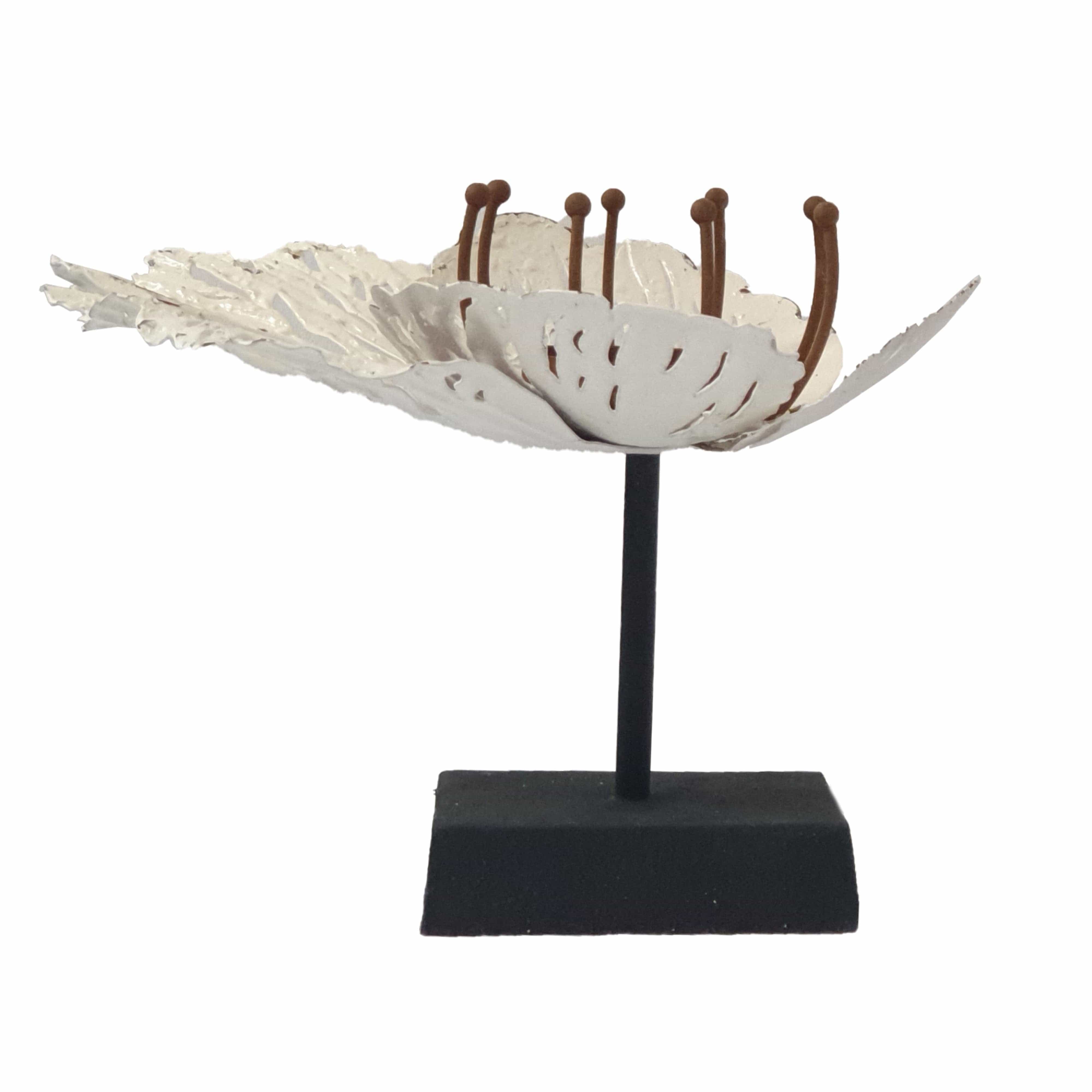 Urban Style Metal Flower Candle Holder with Wooden Base - Elegant Home Decor for Dining Table, Wedding Centerpiece & Romantic Ambiance