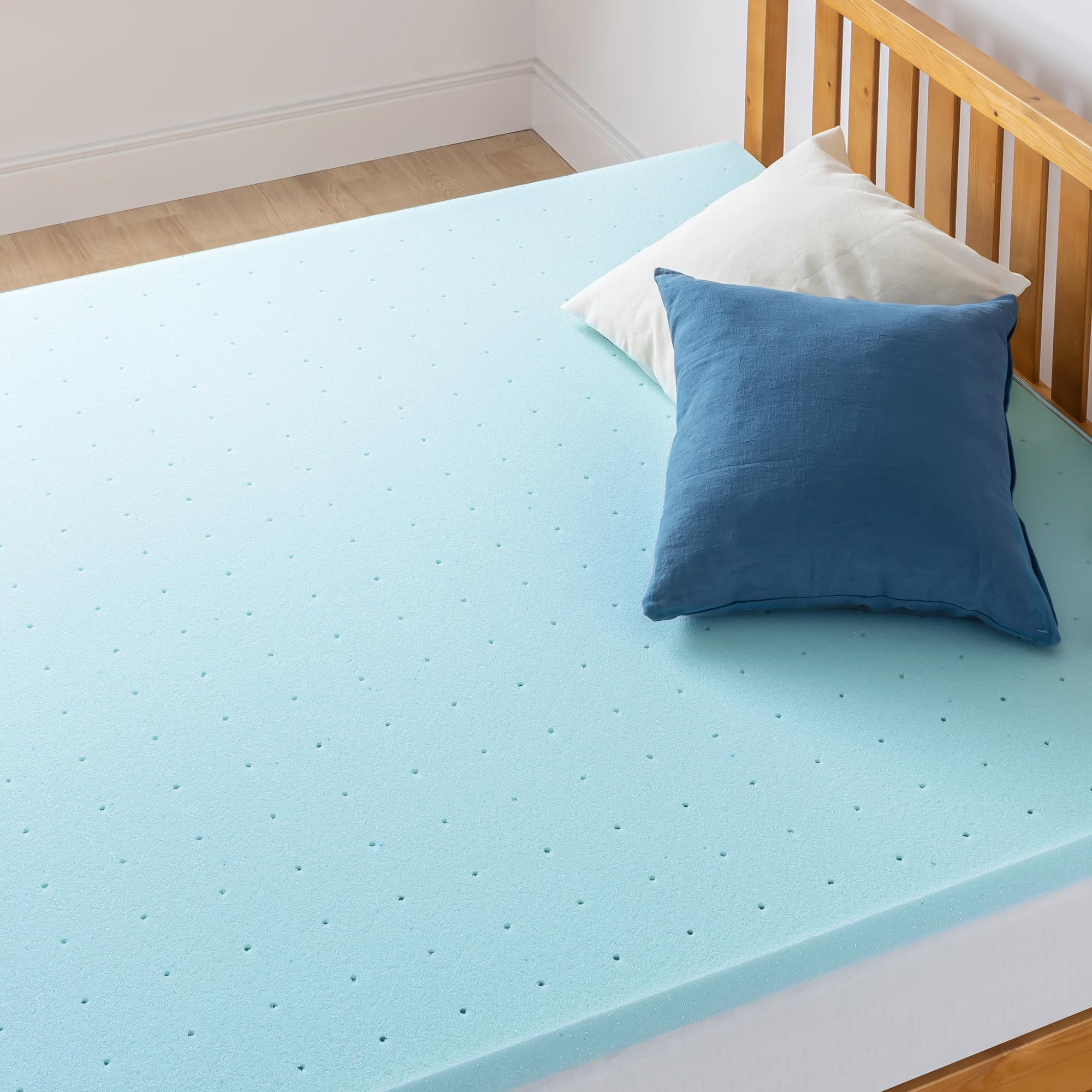 1.5 Inch Cooling Gel Memory Foam Mattress Topper - Ventilated & CertiPUR-US Certified for Short Queen Bed | Pressure Relief & Temperature Regulation | Perfect for Hot Sleepers & Back Pain Relief