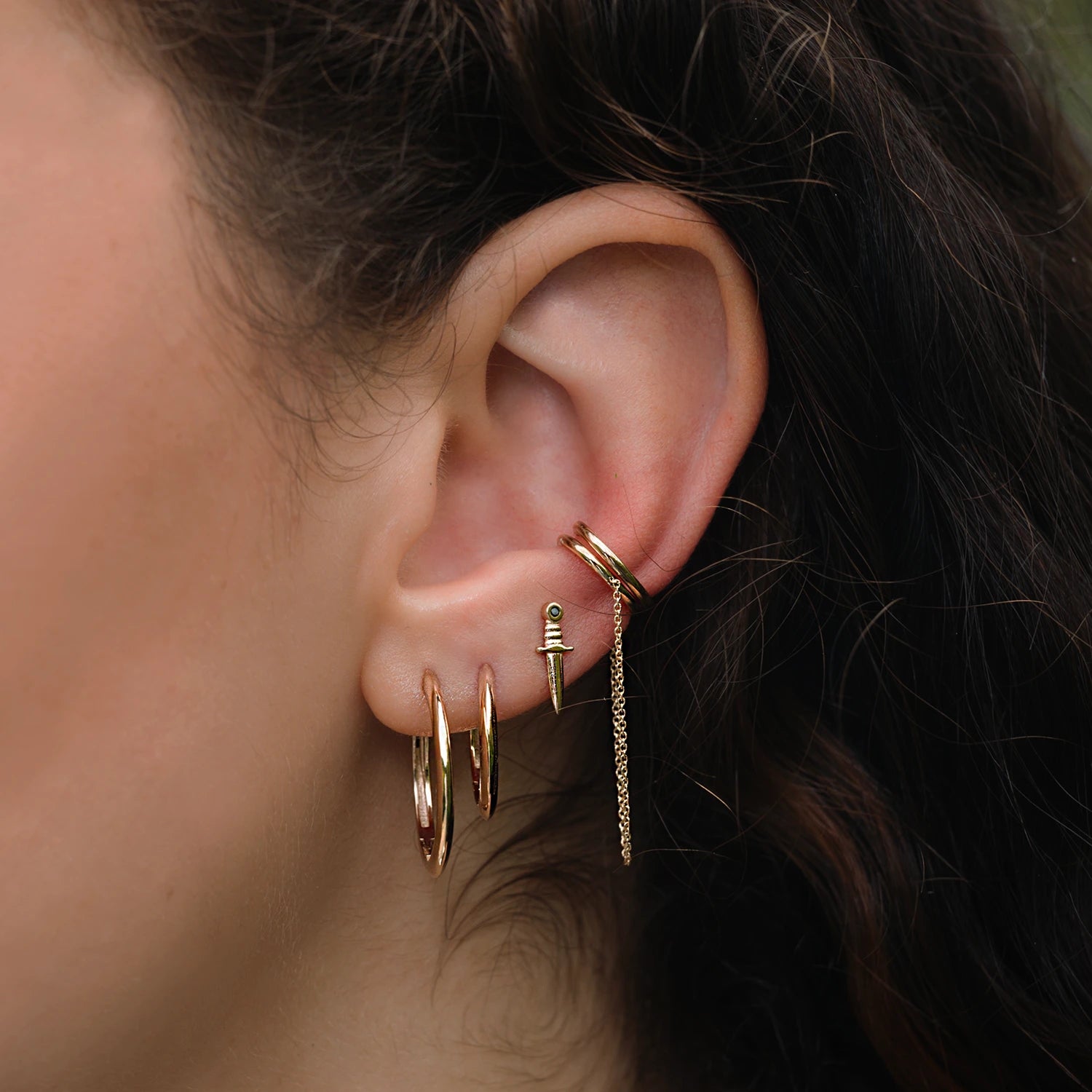 14K Yellow Gold Medium Hoop Earrings - Perfect Everyday Wear for Women | Classic & Timeless Jewelry for Work, Date Night & Special Occasions