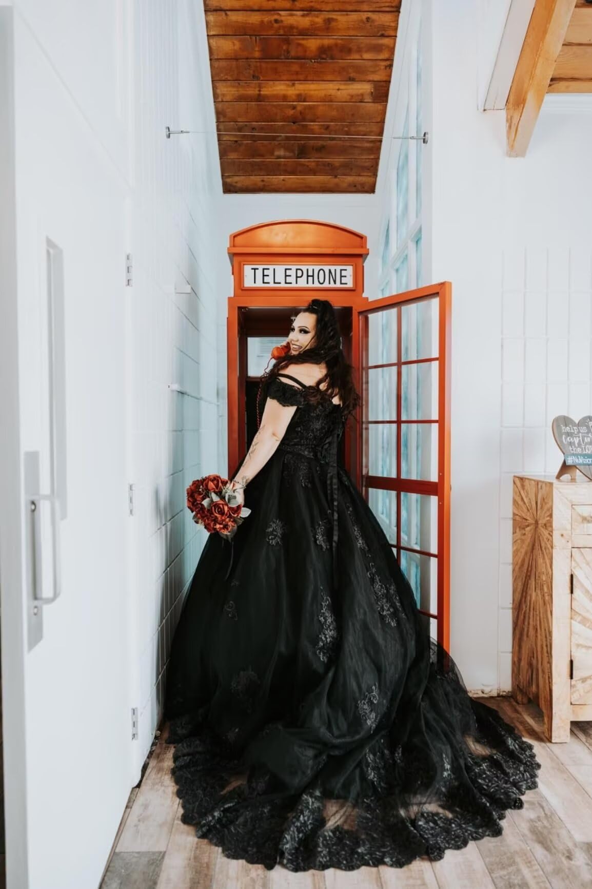Elegant Off-The-Shoulder Wedding Dress for Bride - Princess A-Line Lace Bridal Gown with Sweetheart Neckline & Tulle Skirt | Perfect for Beach, Church, and Formal Wedding Ceremonies