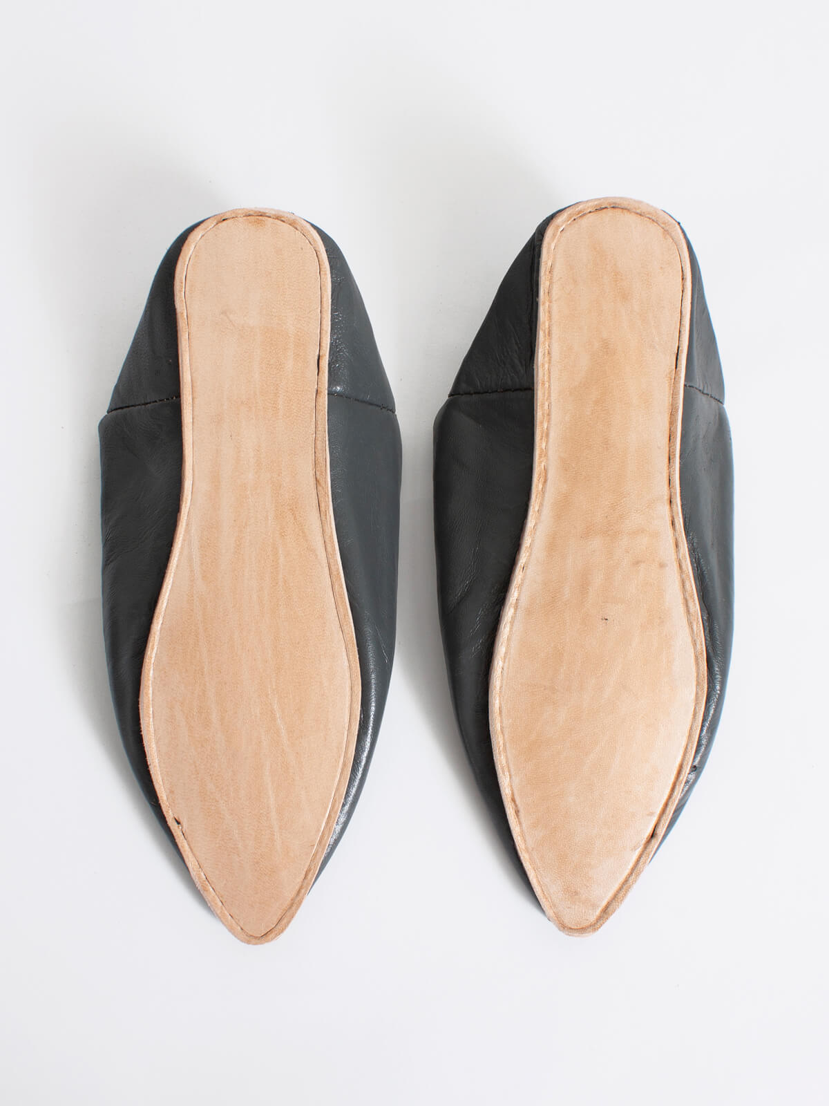 Authentic Moroccan Leather Babouche Slippers - Handmade Pointed Toe Comfortable House Shoes for Men & Women - Perfect for Home, Lounge & Cultural Fashion (Charcoal Grey)