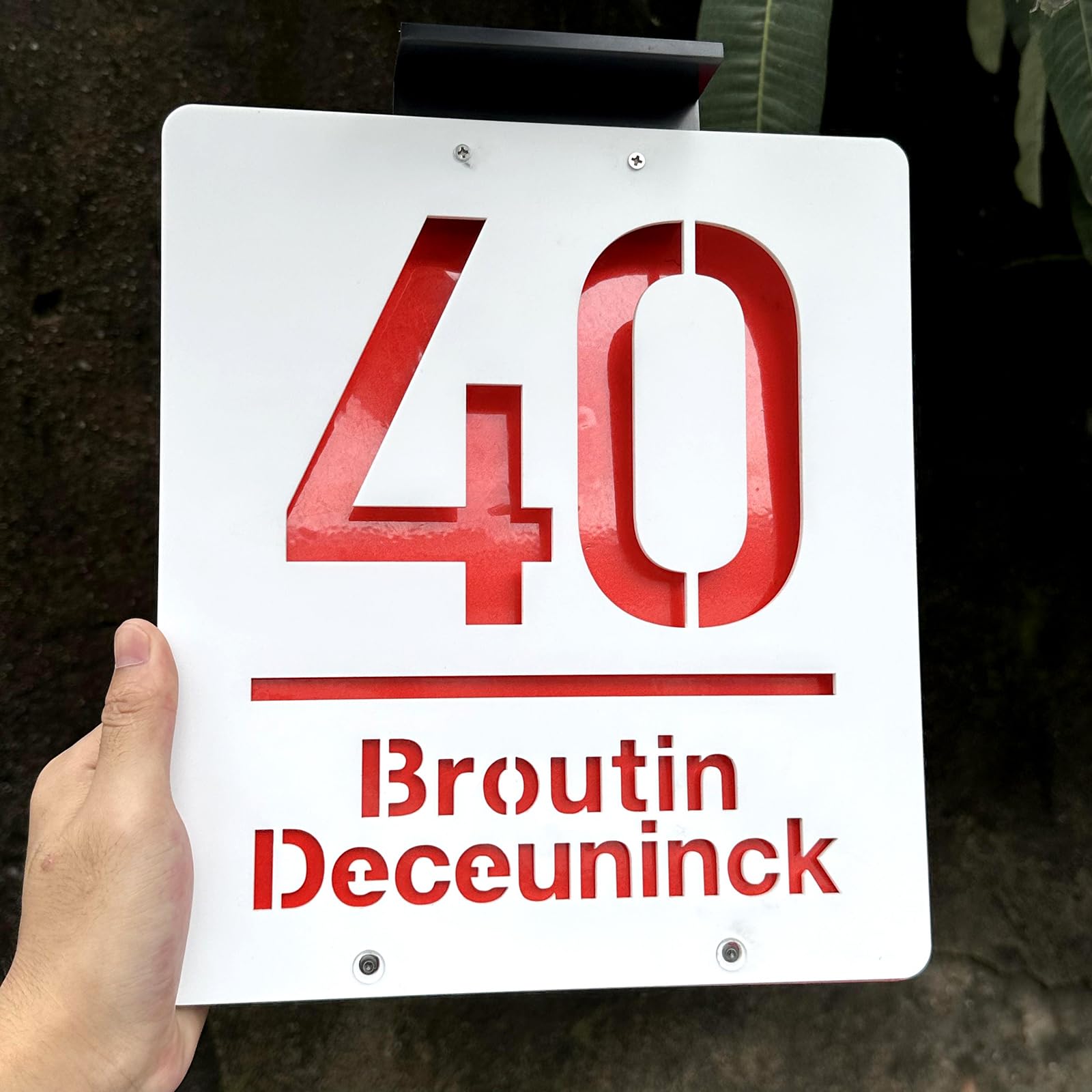 GUANKE Solar Light House Numbers Plaques - Modern Outdoor Address Sign with Solar Lighting for UK Homes | Perfect for Front Door, Garden Gate & Mailbox Visibility