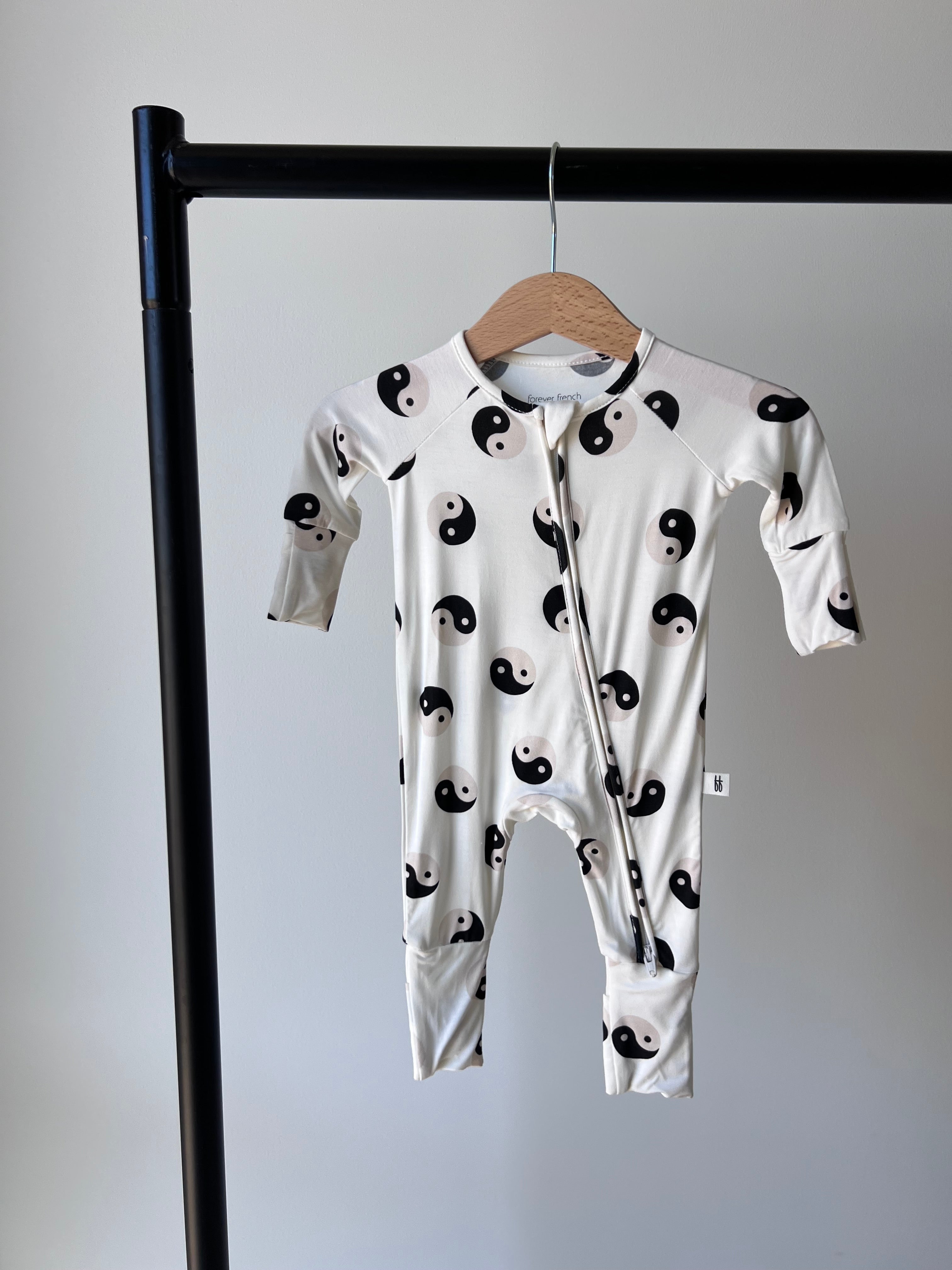 Yin Yang Bamboo Zip Pajamas for Women & Men - Soft Breathable Sleepwear Set with Black & White Design - Perfect for Relaxing at Home, Lounging & Meditation