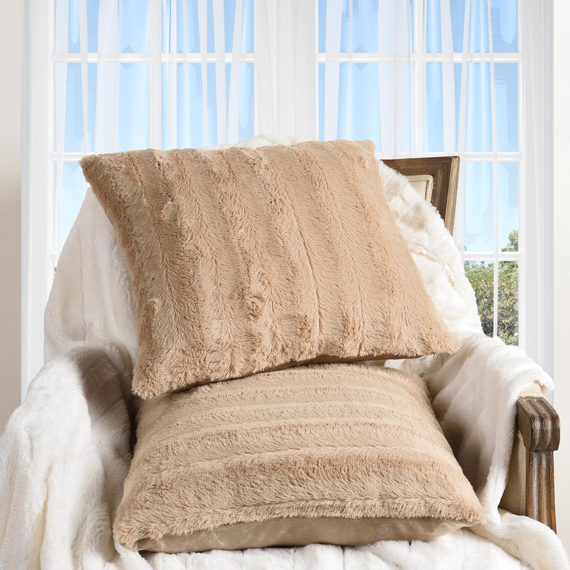Cheer Collection Faux Fur Throw Pillows Set of 2 - 16x16 Inch Soft Decorative Couch & Bed Pillows, Cozy Sand Color Accent Pillows for Living Room & Bedroom Aesthetic - Perfect for Home Decor, Sofa Styling & Cozy Reading Nooks