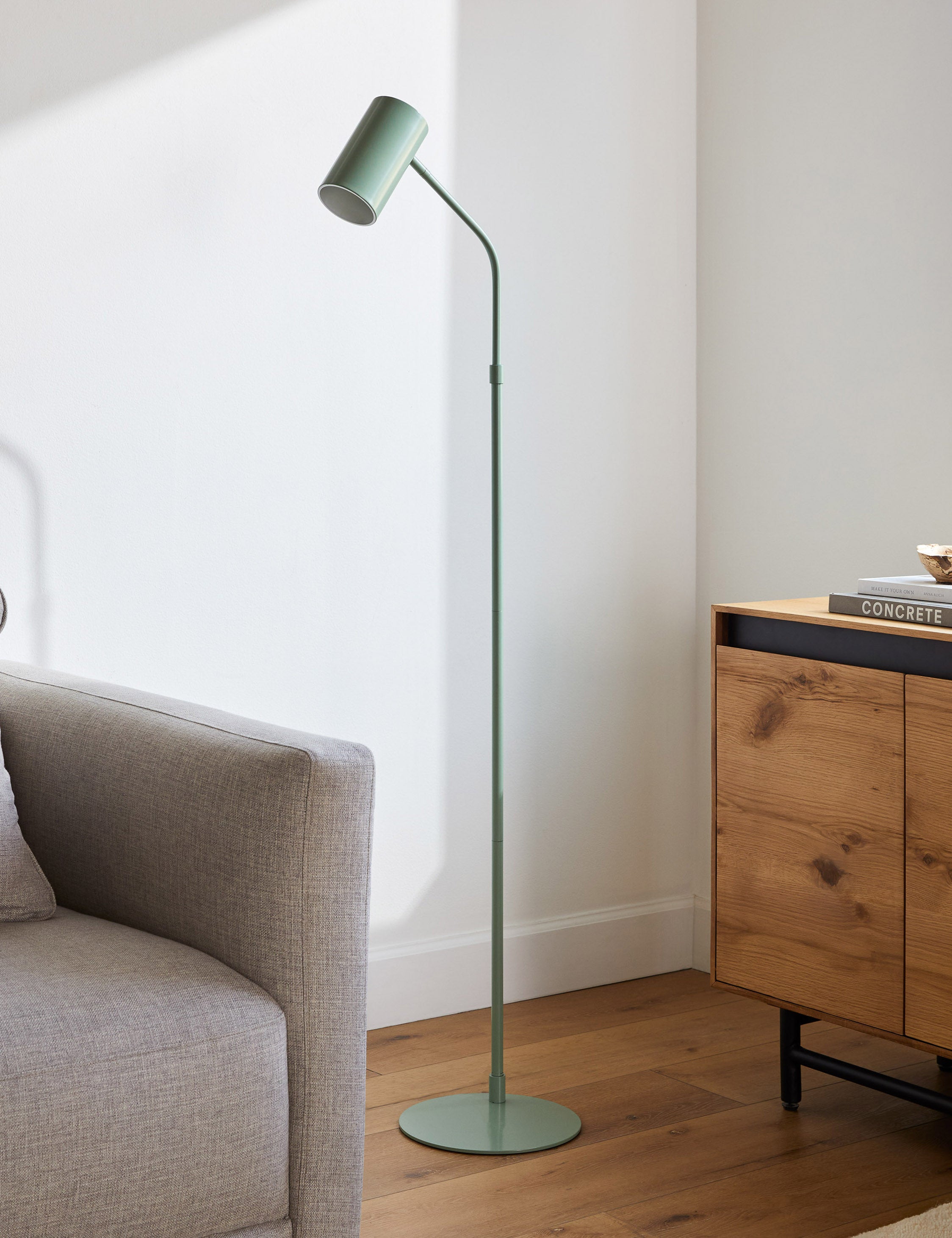 Modern Brigman Floor Lamp with Adjustable Height - Stylish LED Standing Light for Living Room, Bedroom & Office - Perfect for Reading, Working & Relaxing