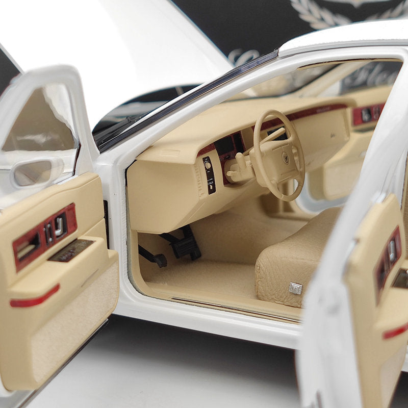 1:18 Scale 1993 Cadillac Fleetwood Sedan White Diecast Model Car - Limited Edition Collectible for Car Enthusiasts & Gift for Auto Lovers - Perfect for Display, Collection, and Home/Office Decoration
