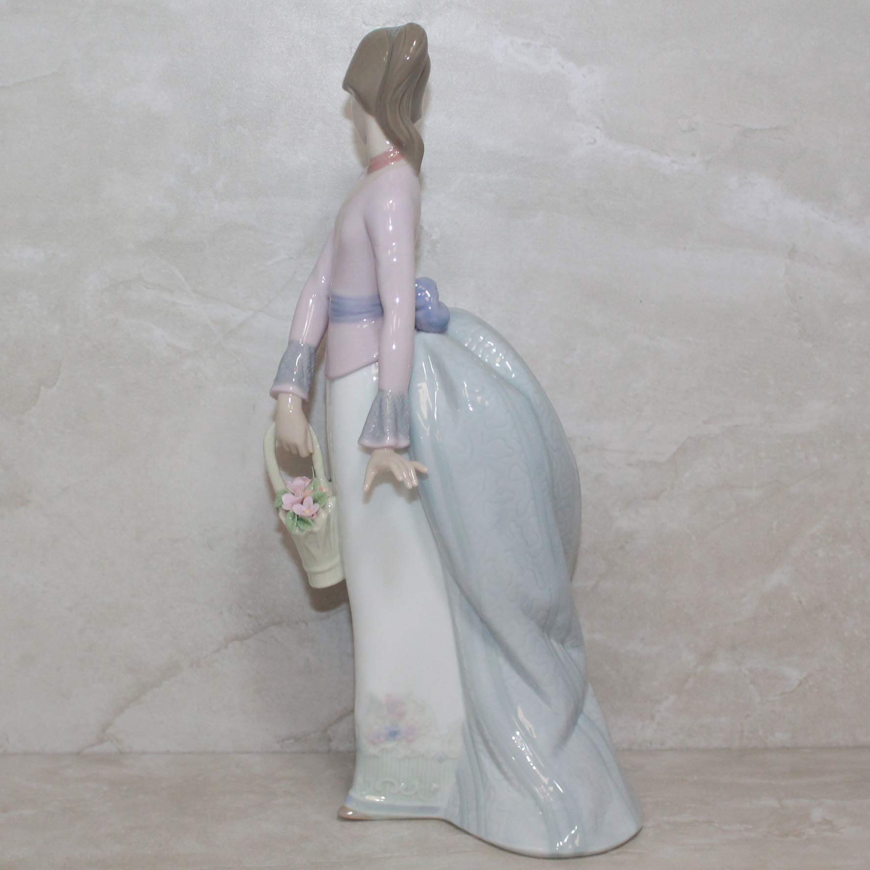 Lladro Basket of Love Porcelain Figurine - Handcrafted Glazed Collectible Home Decor for Valentine's Day Gift & Romantic Anniversary Present