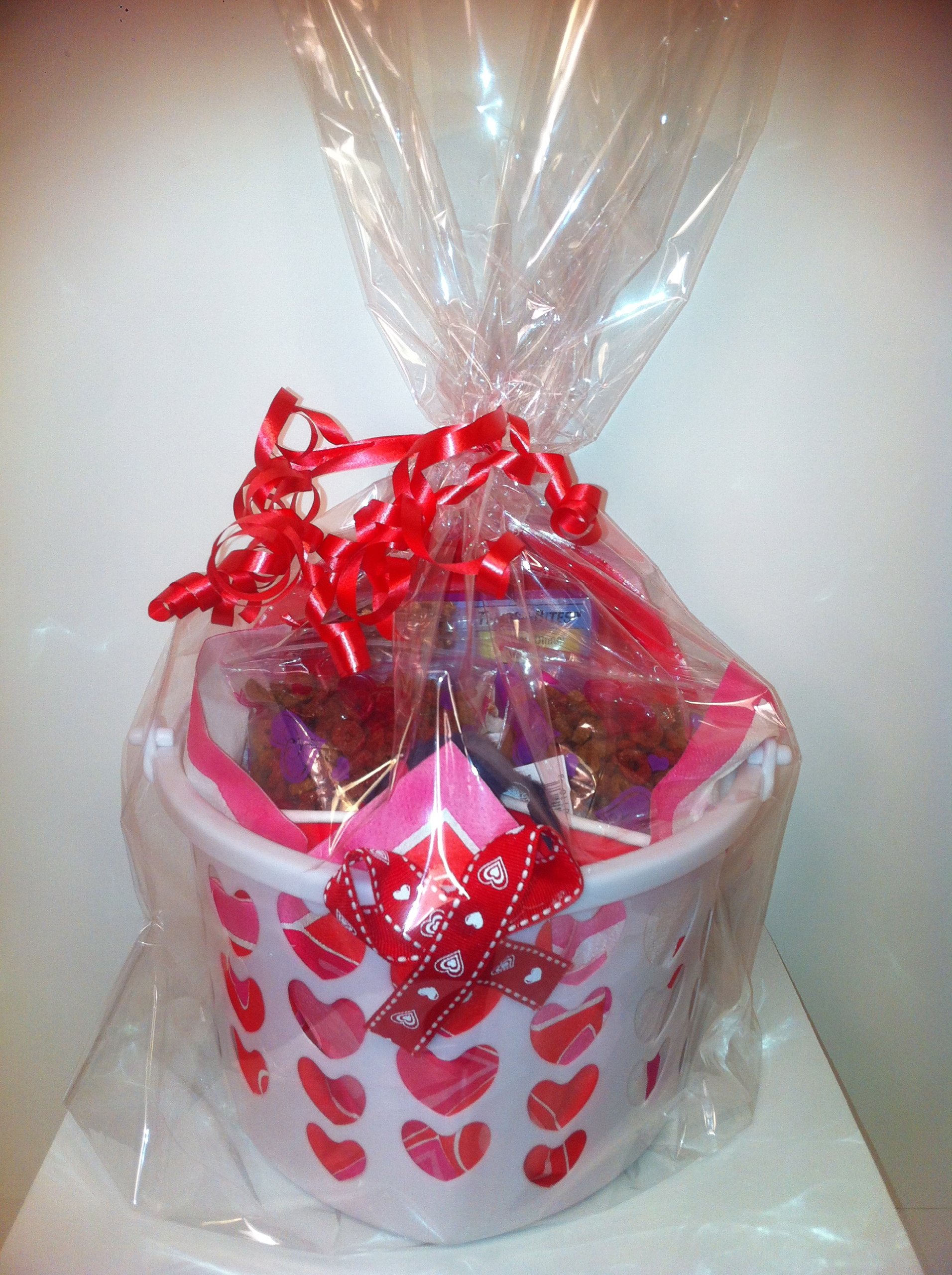 Valentine's Day Gift Basket for Cats - Premium Cat Treats, Toys & Accessories - Perfect for Valentine's Day Gifts, Cat Lovers & Pet Owners