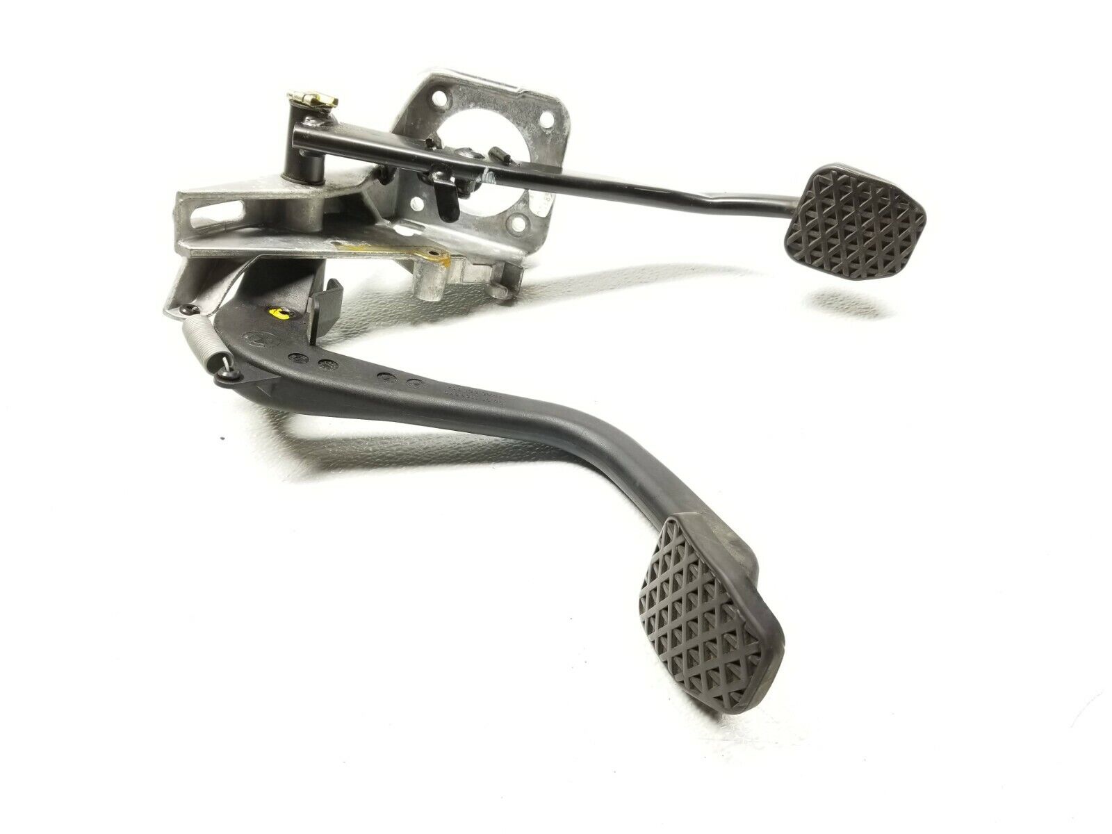BMW E46 325xi Manual Transmission Clutch Pedal with Brake Pedal OEM Replacement Part - Perfect for DIY Car Repair & Performance Upgrades