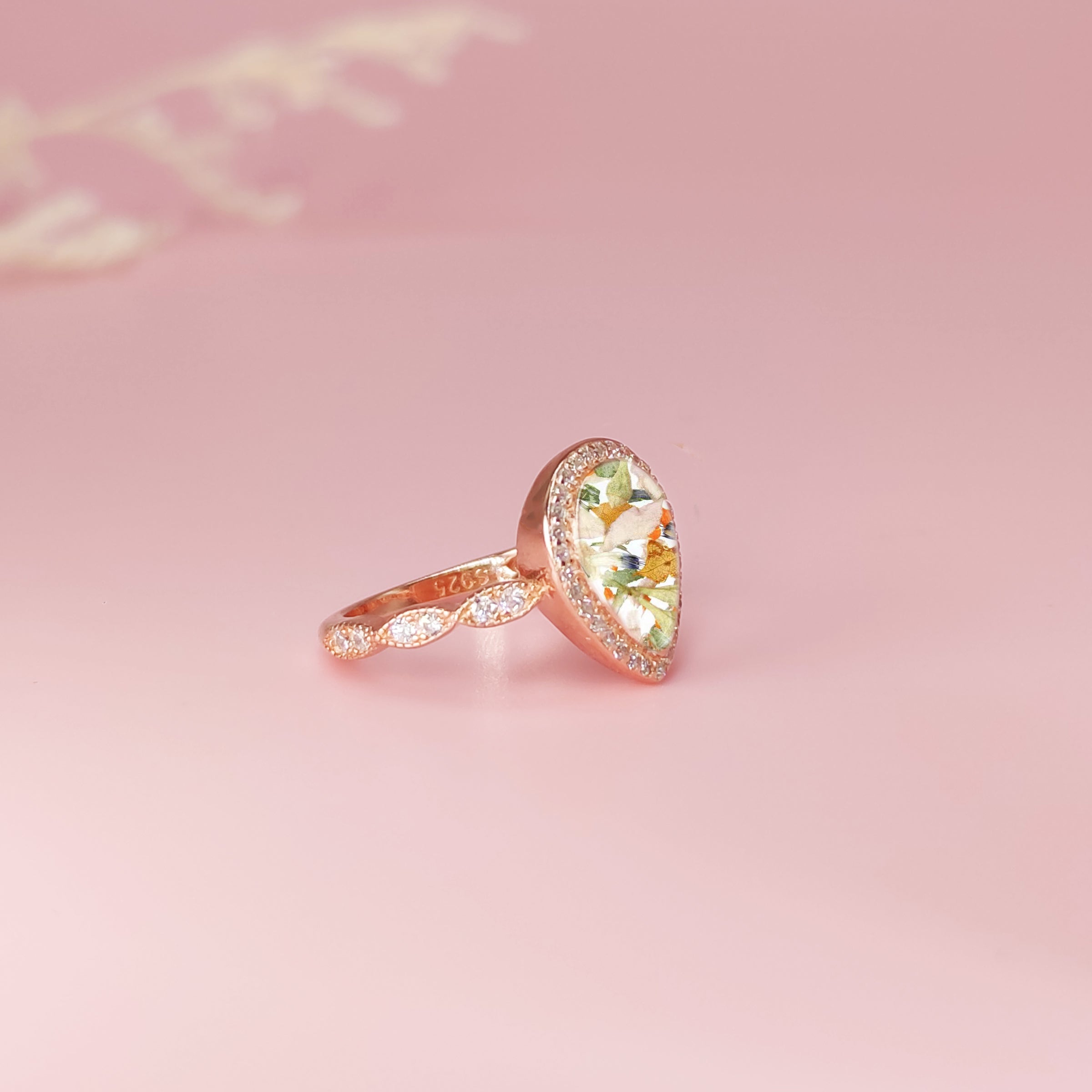 Elegant Teardrop Dried Flower Halo Solid Gold Ring for Weddings, Funerals & Special Occasions - Perfect Bridal Jewelry, Memorial Keepsake or Gift