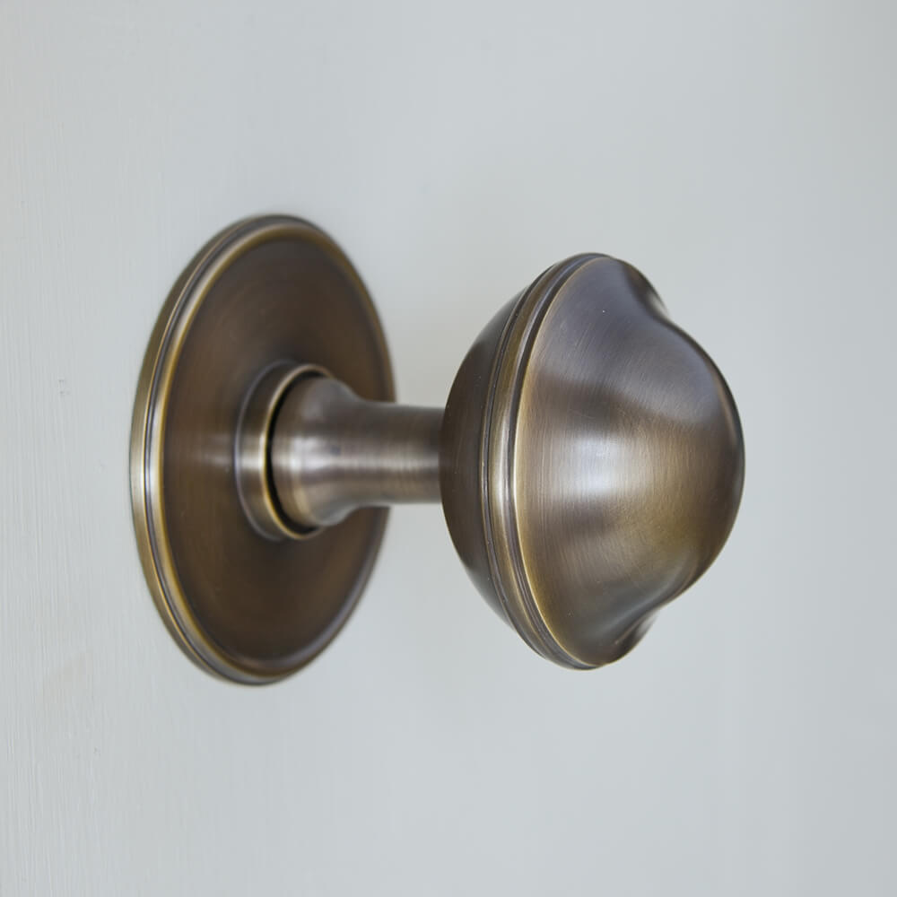 Vintage Brass Round Door Handle - Large Antique Brass Cabinet Pull for Kitchen, Bathroom & Furniture - Heavy Duty Hardware for Drawers & Cabinets