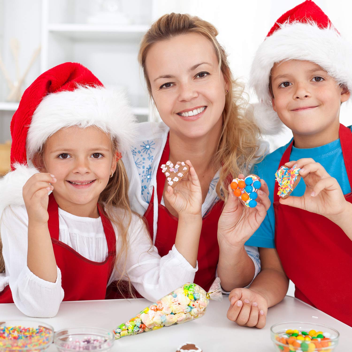 Tatuo 100-Pack Clear Christmas Cone Cellophane Bags - Medium Triangle Treat Bags with Twist Ties for Holiday Candy, Party Favors & Gift Wrapping (Snowflake Design) - Perfect for Christmas Celebrations, Cookie Exchanges & Stocking Stuffers