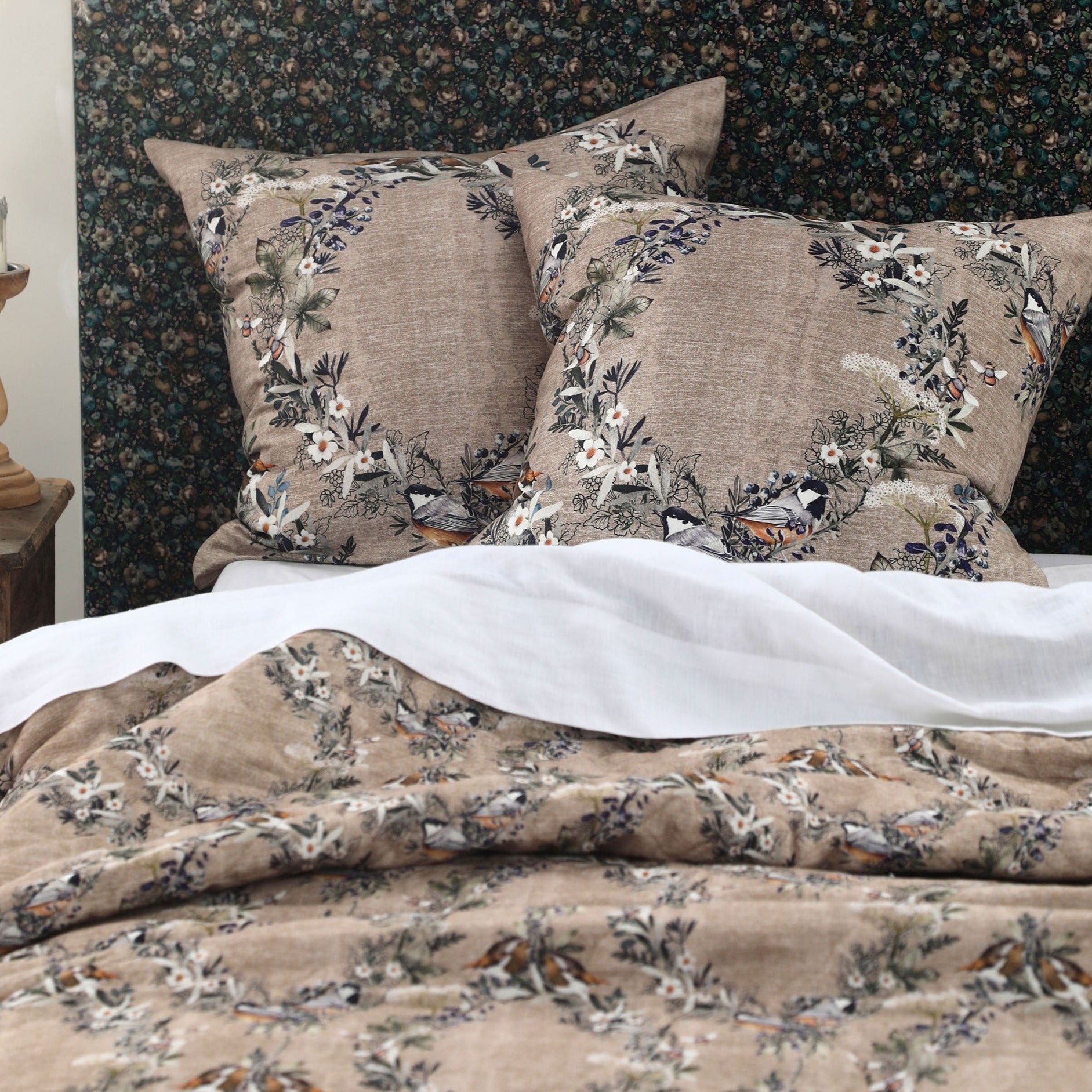 MM Linen Folly Bedspread Set - Queen Size Luxury Bedding for Master Bedroom & Guest Room Decor