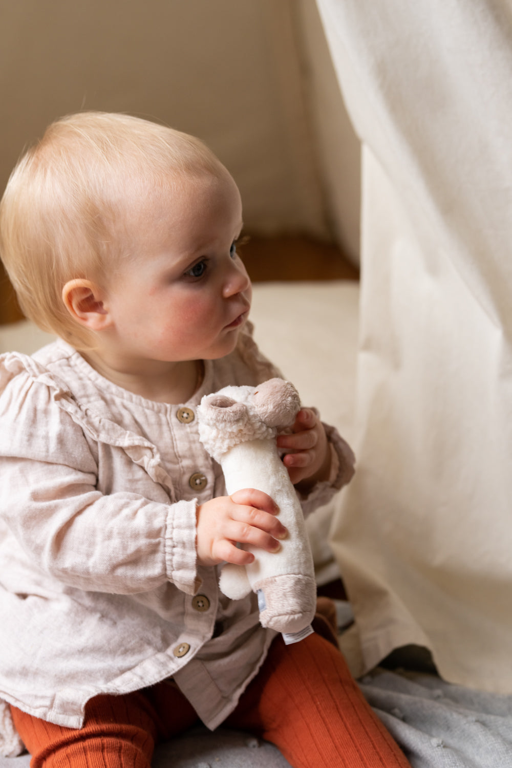 Sophie the Giraffe Baby Teether Toy - Natural Rubber Chewable Rattle for Infants & Toddlers - Perfect for Soothing Teething Pain & Sensory Play