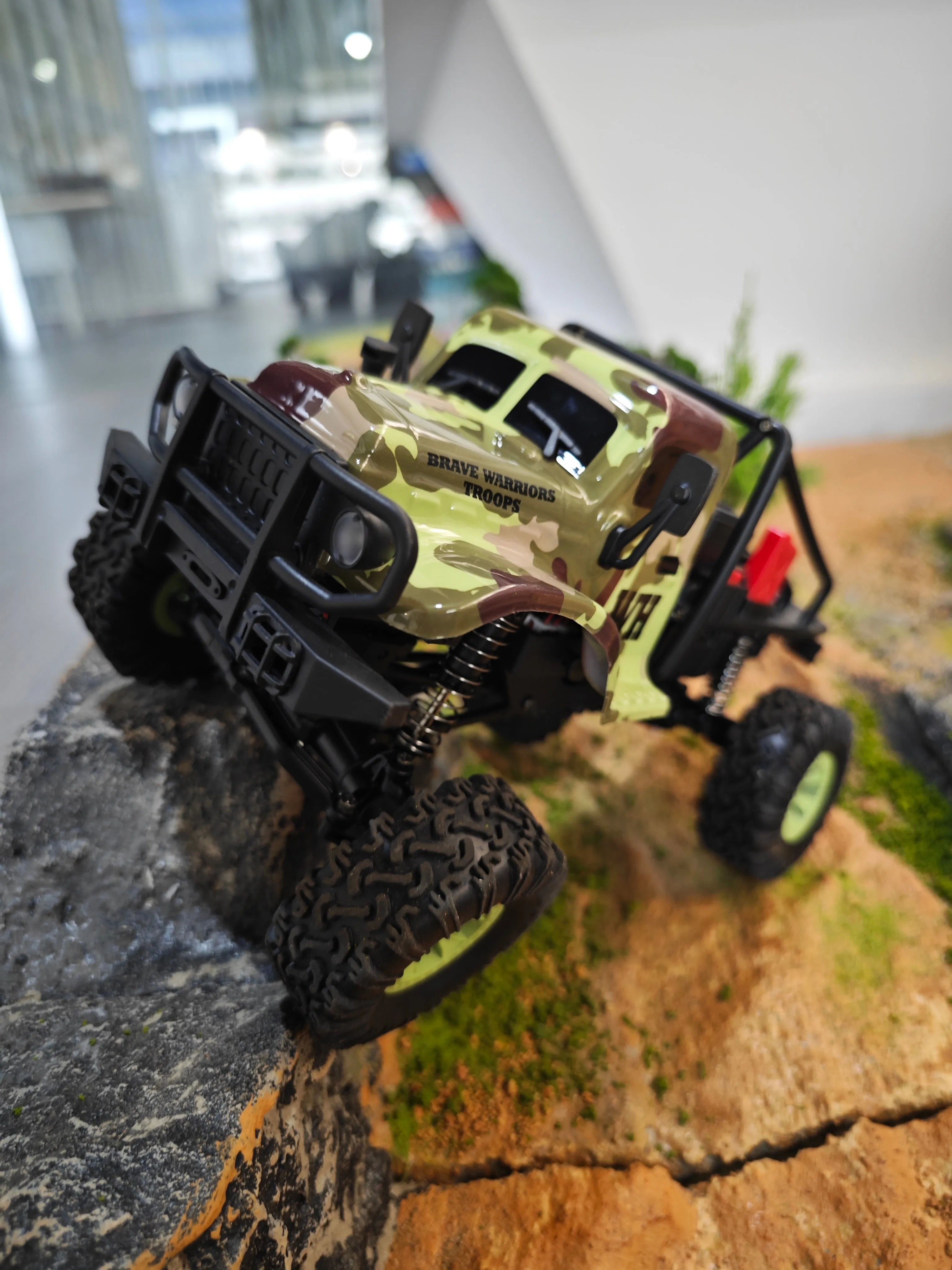 WLTOYS 184021 1/18 Scale 4WD RC Crawler Car with LED Lights, 2-Speed Transmission & Camo Shell - Off-Road Adventure Vehicle for Kids and Adults, Perfect for Rock Crawling, Trail Driving and Backyard Racing