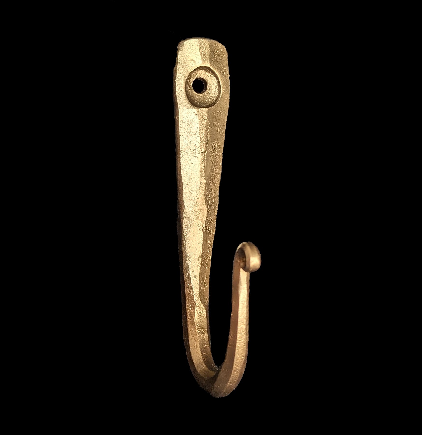Vintage Brass Ridge Wall Hook - Heavy Duty Coat Hanger for Entryway, Bathroom & Kitchen Organization - Antique Style Decorative Hooks for Hanging Coats, Hats, Towels & More