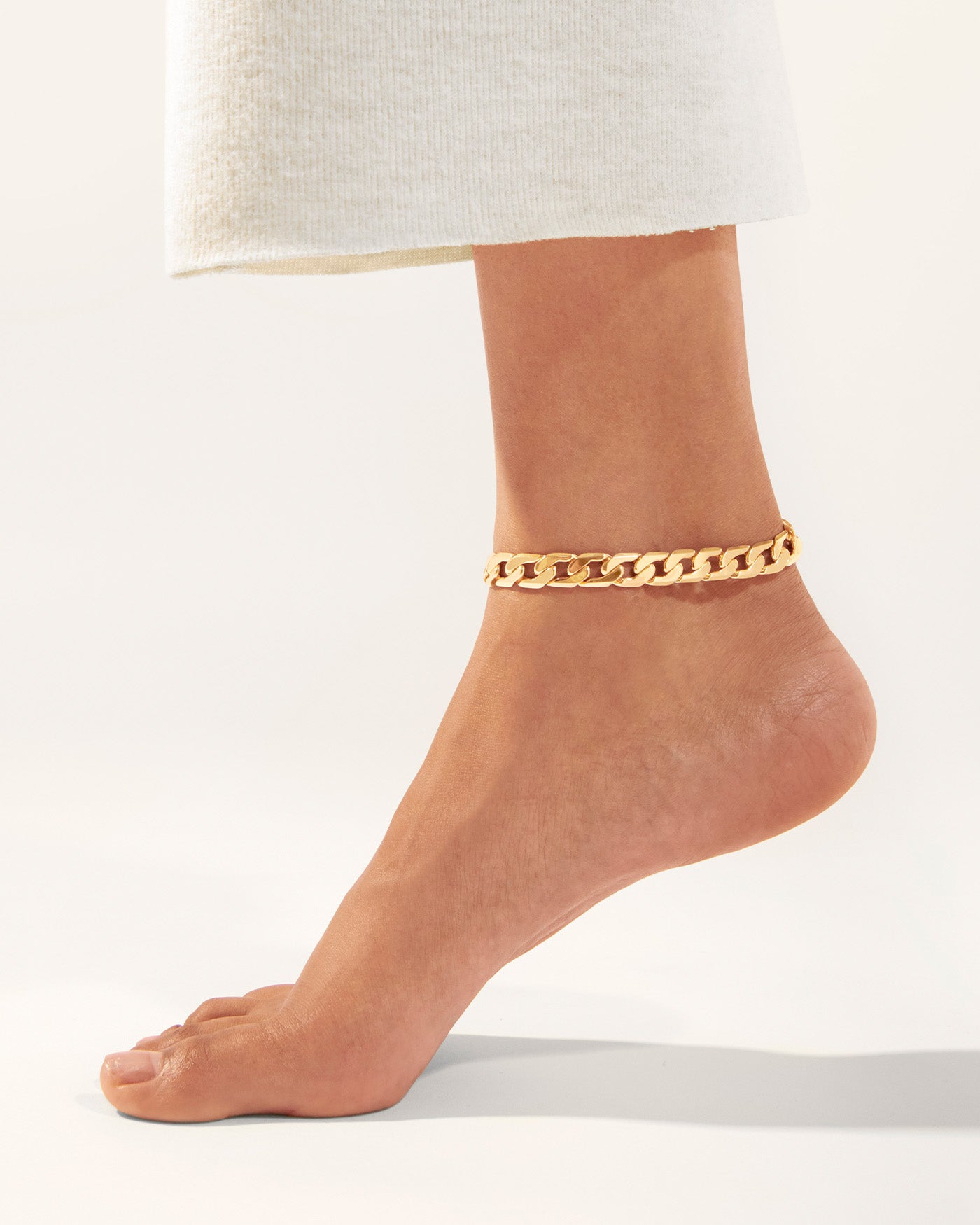Henry Gold Anklet for Women - Elegant 14K Gold Plated Ankle Bracelet - Perfect for Beach, Summer & Boho Style Outfits